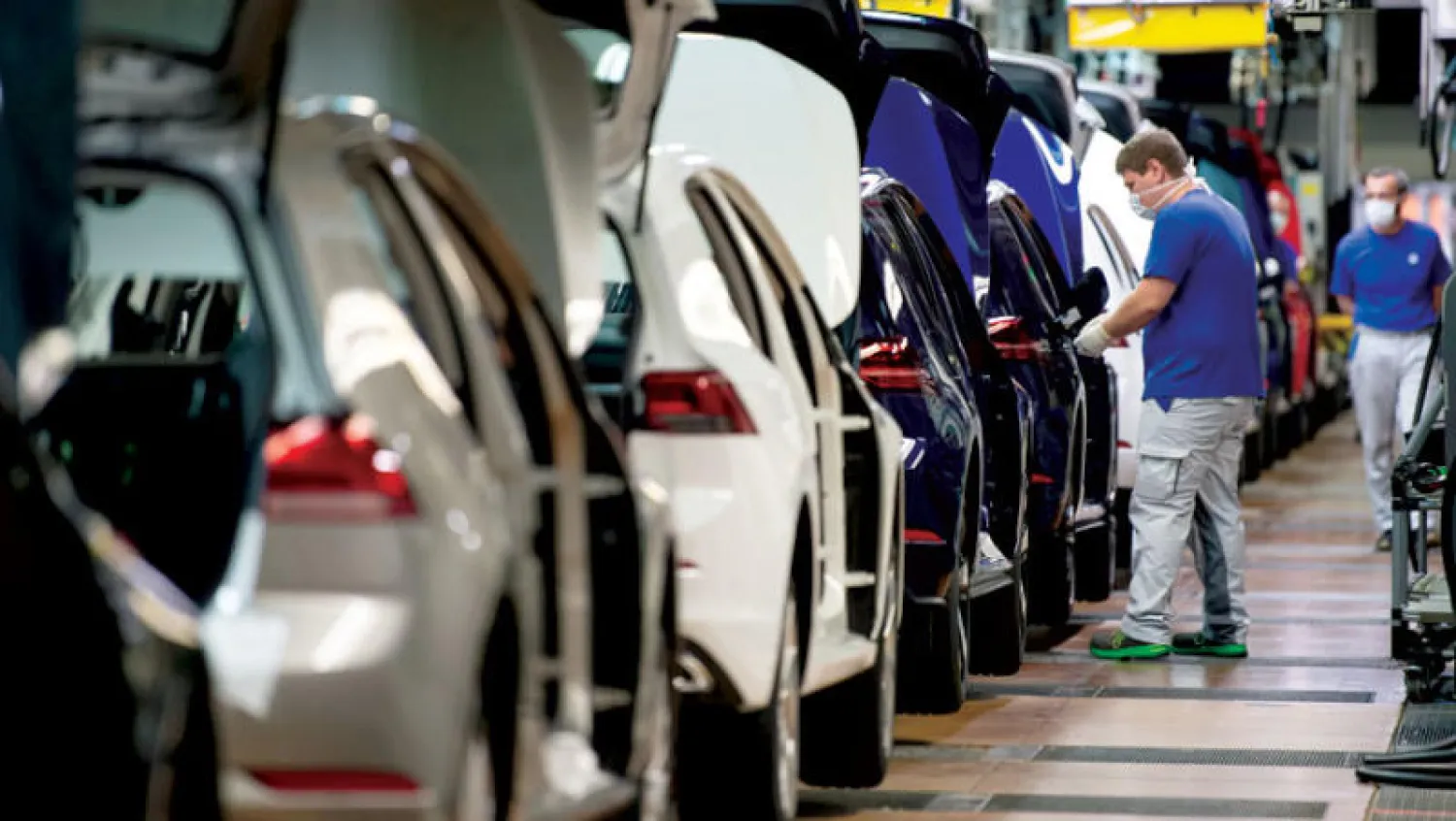 أوشكت «فولكسفاغن» على الانتهاء من تسديد التعويضات لعملائها الذين تضرروا من فضيحة الديزل (رويترز)