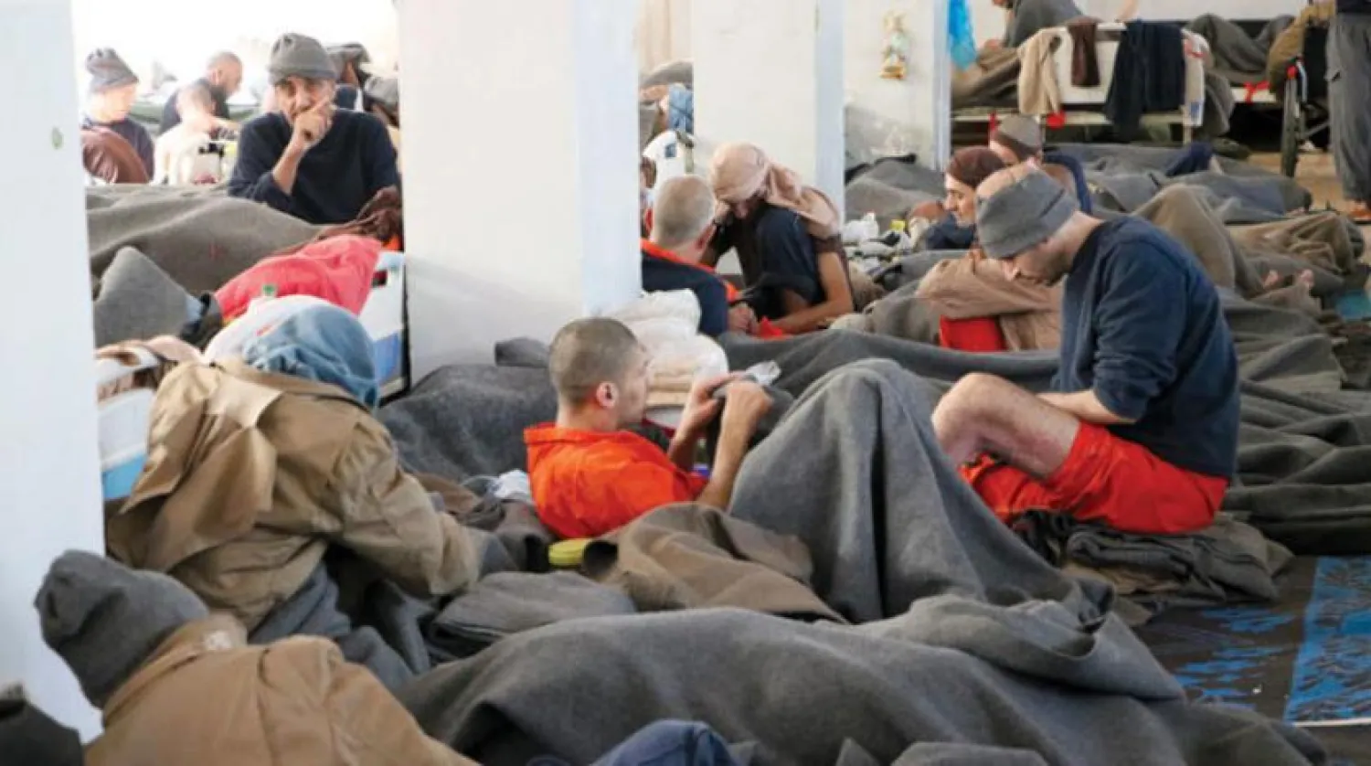 Suriye'nin kuzeydoğusundaki Haseke’de bulunan cezaevinde tutulan DEAŞ’lılar (Arşiv_Şarku’l Avsat)
