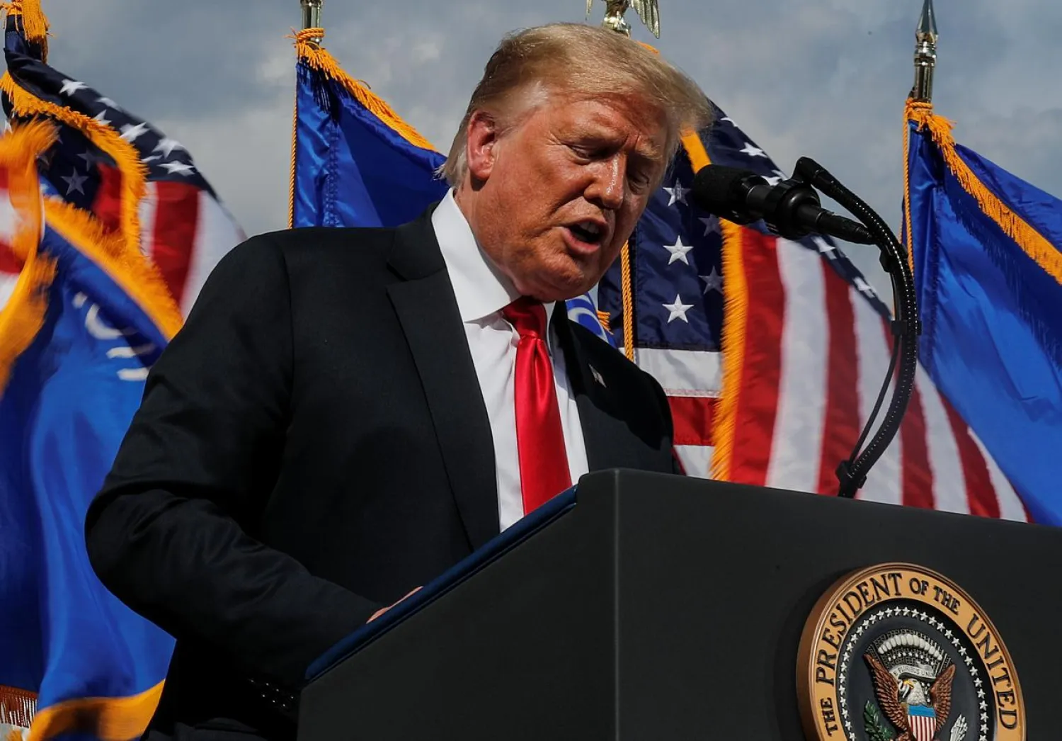 US President Donald Trump delivers a speech following a tour of Fincantieri Marinette Marine in Marinette, Wisconsin, US, June 25, 2020. REUTERS/Carlos Barria