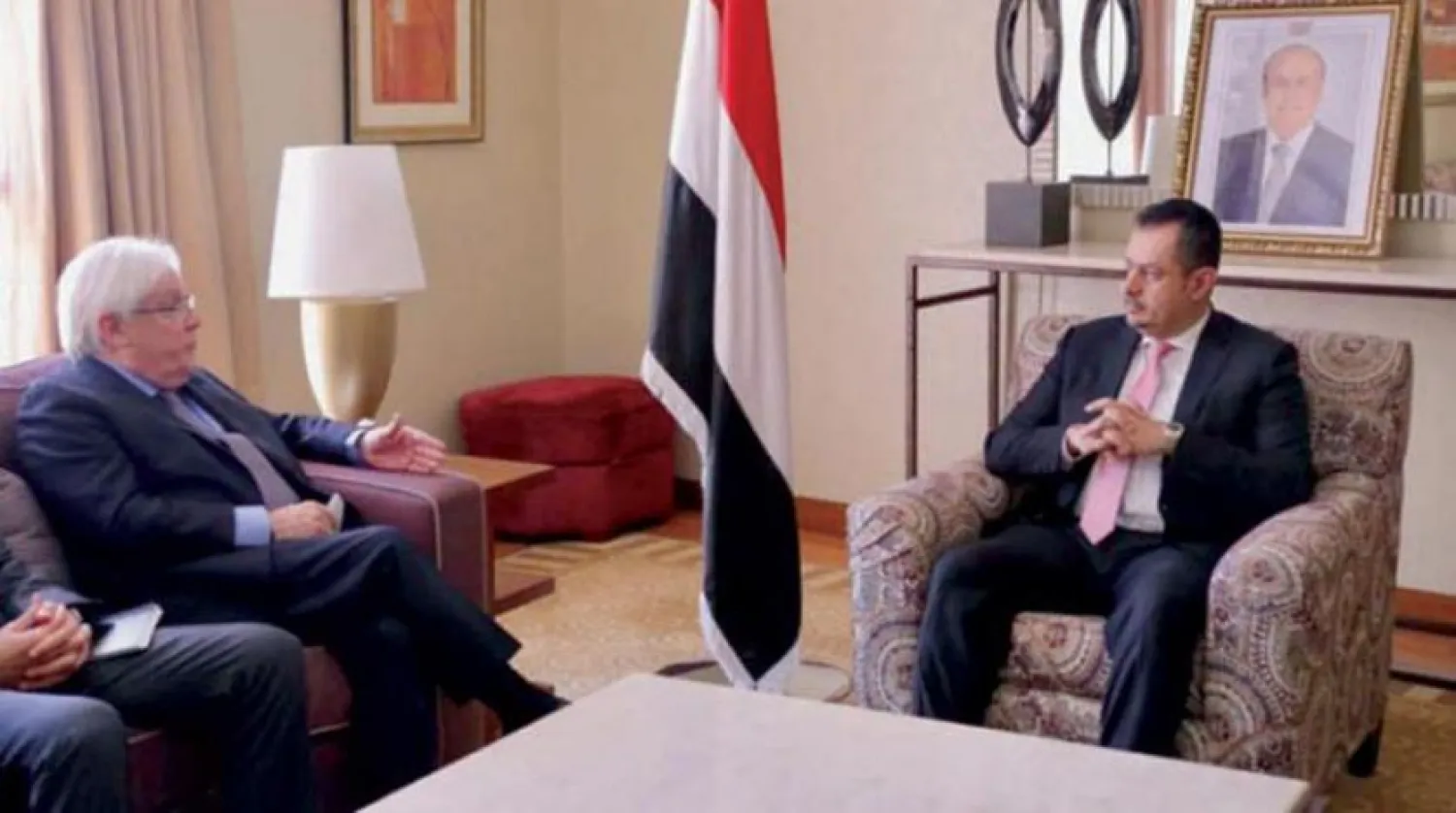 Houthis Acknowledge Pillaging 72% of Oil Revenues in Hodeidah