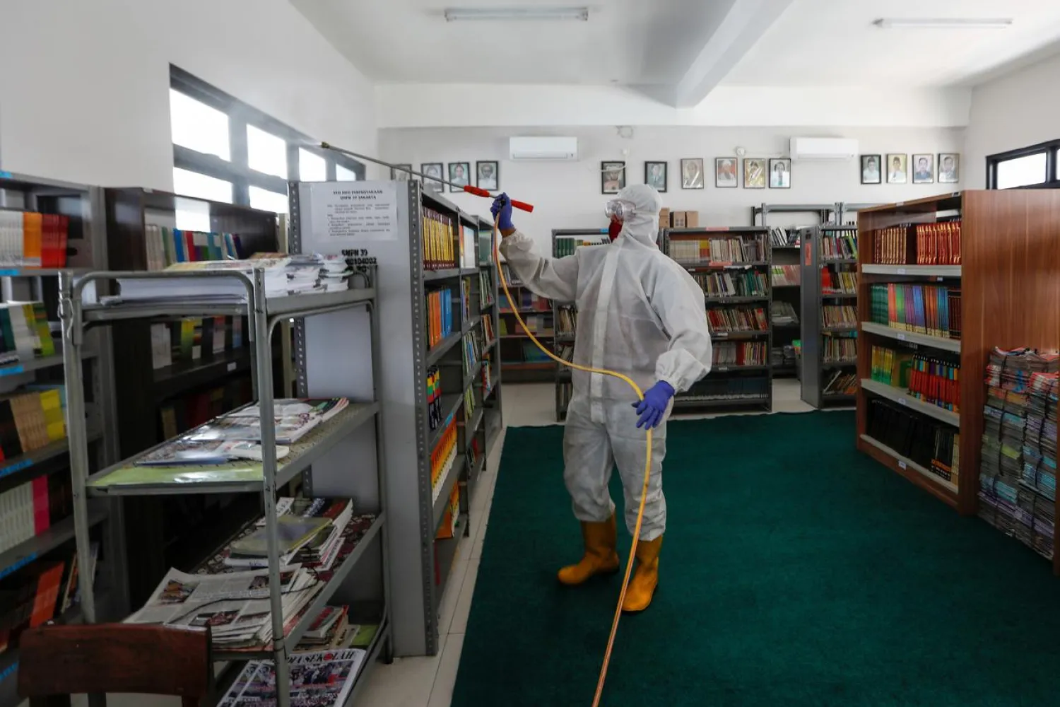 Indonesia reports 1,036 new coronavirus cases, 49 deaths - Reuters.