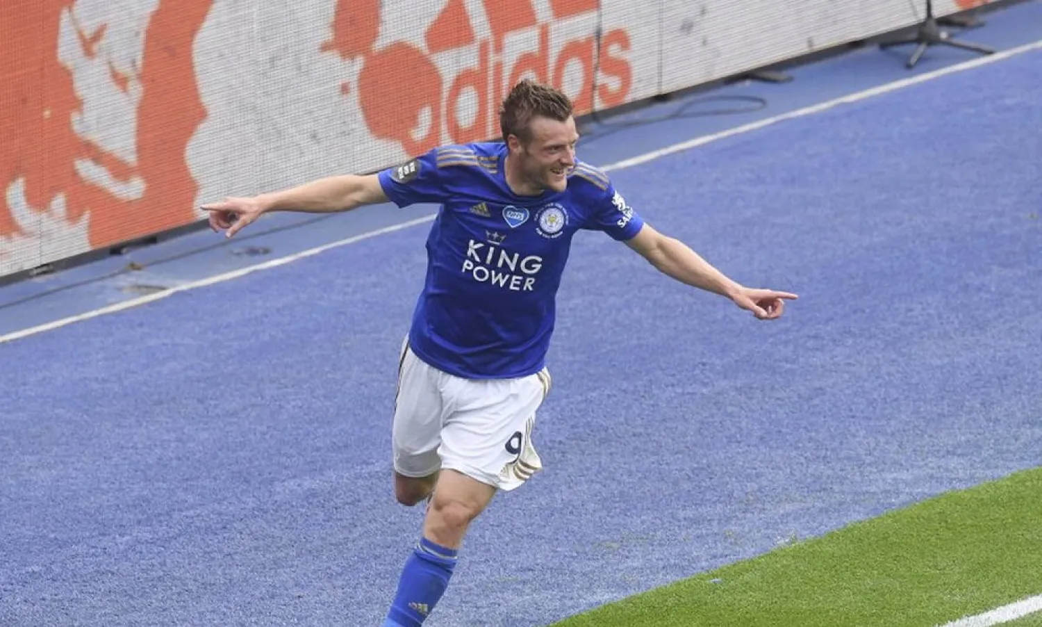 Jamie Vardy celebrates after scoring a goal during Leicester's Premier League game against Crystal Palace. (AP)