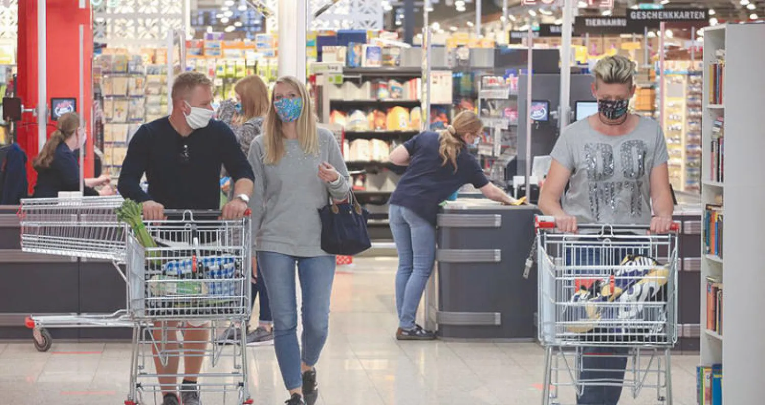 شهدت منطقة اليورو تعافياً ضخماً في المبيعات بعد انتكاسة كبيرة خلال شهور العزل (رويترز)