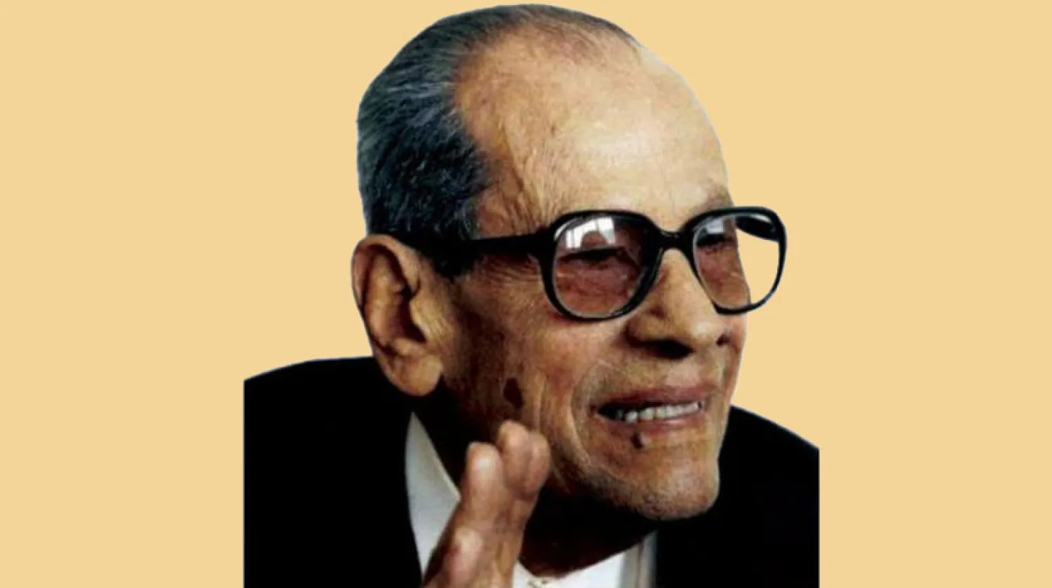 نجيب محفوظ... واقعية الحرفي