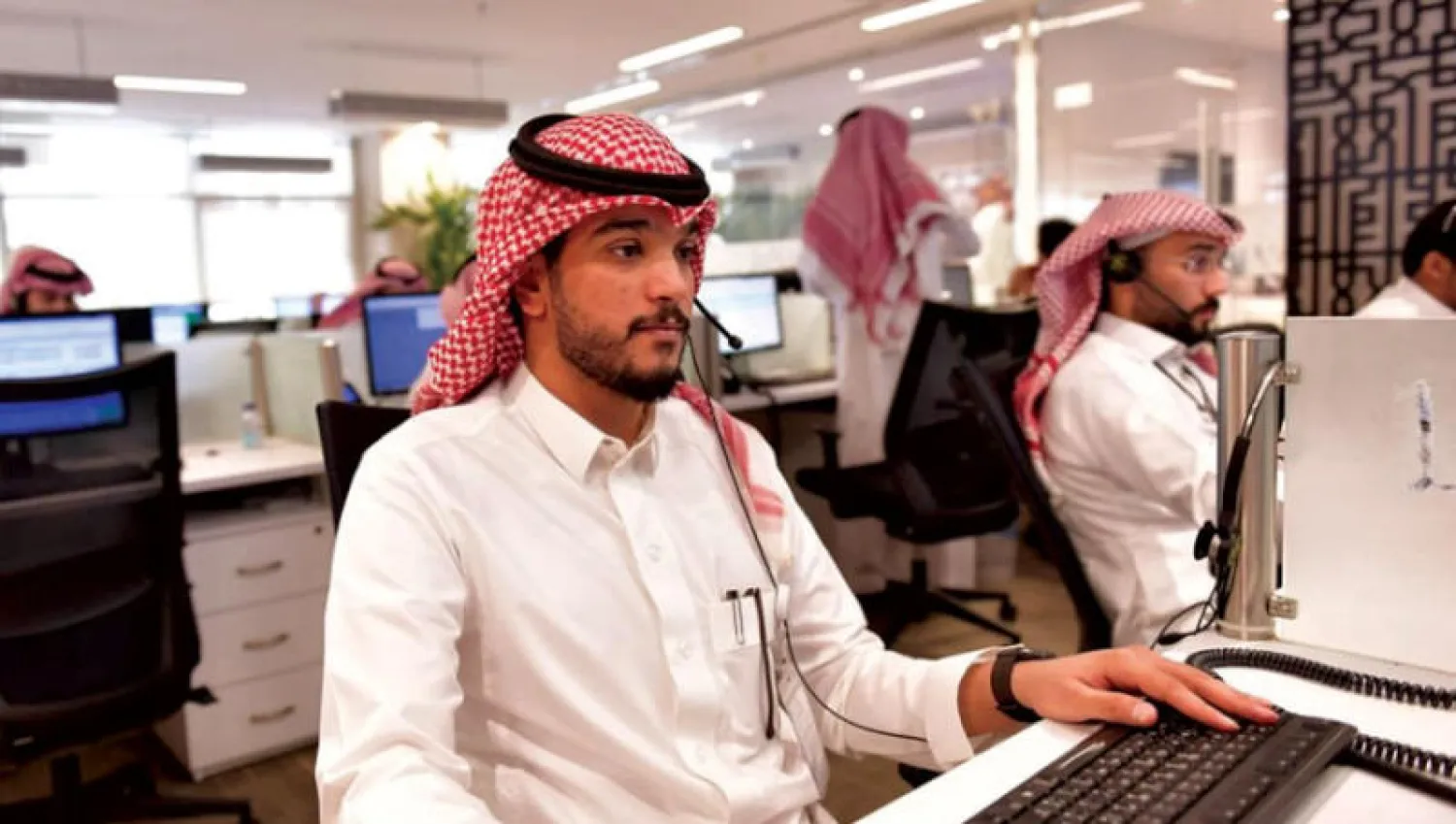 بطالة السعوديين تتراجع في آخر مسح حكومي للربع الأول من العام الحالي (الشرق الأوسط)