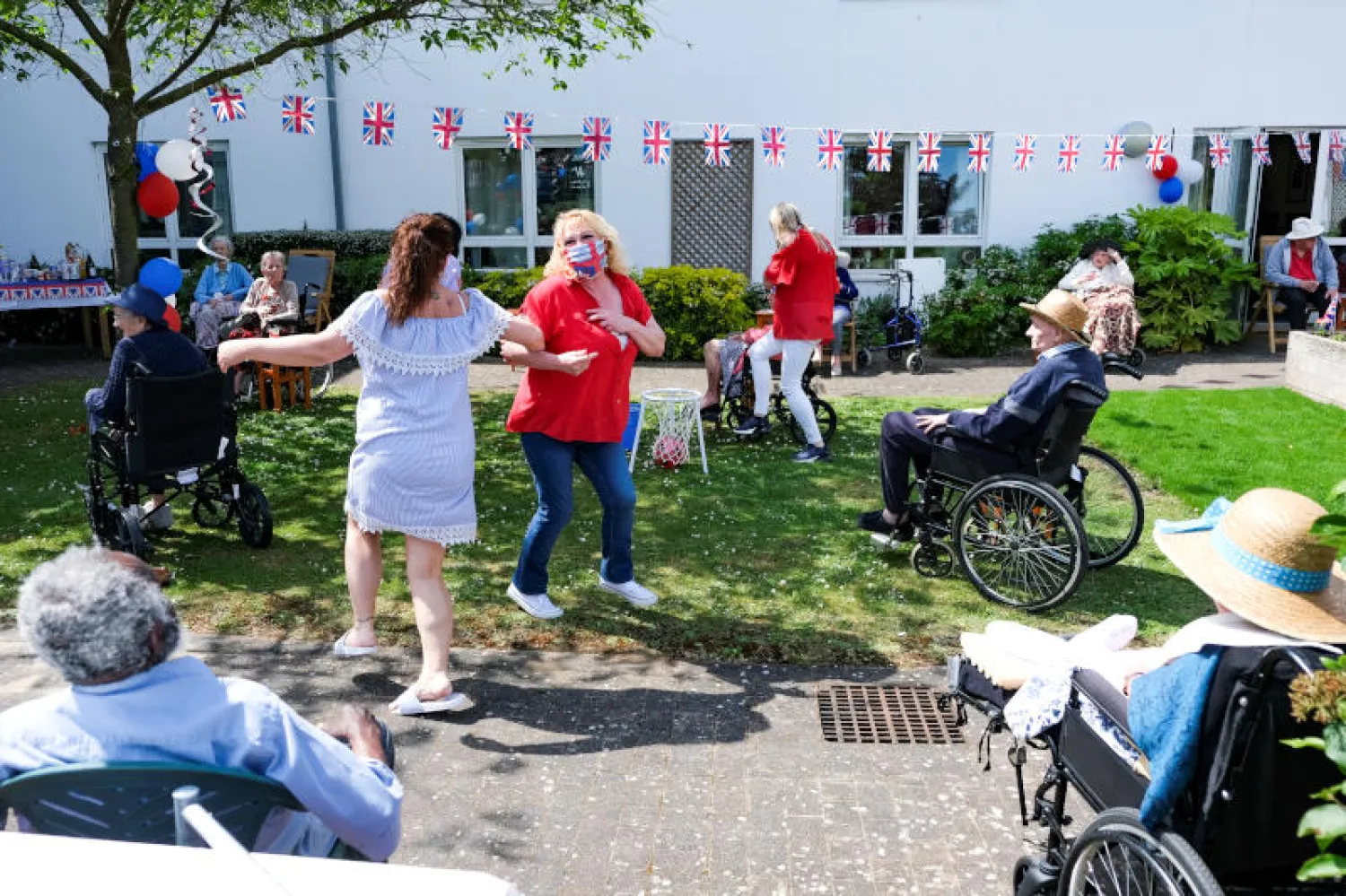 دار لرعاية المسنّين في لندن (رويترز)