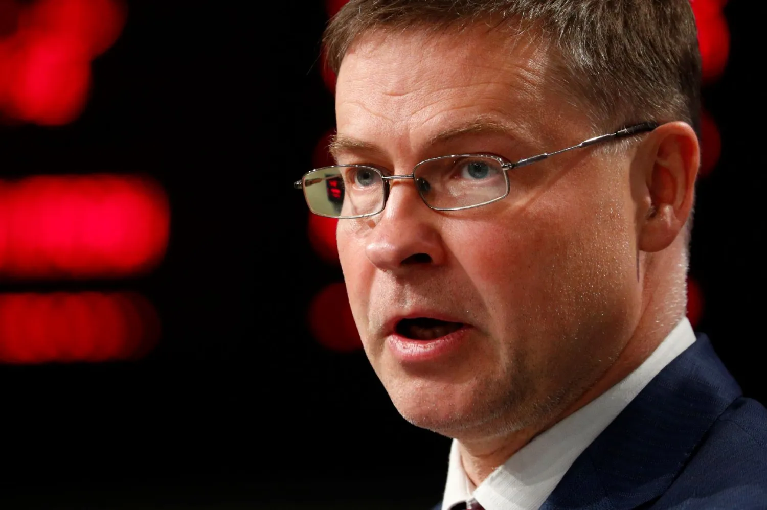 نائب رئيس المفوضية الأوروبية فلاديس دومبروفسكيس (أ.ب)