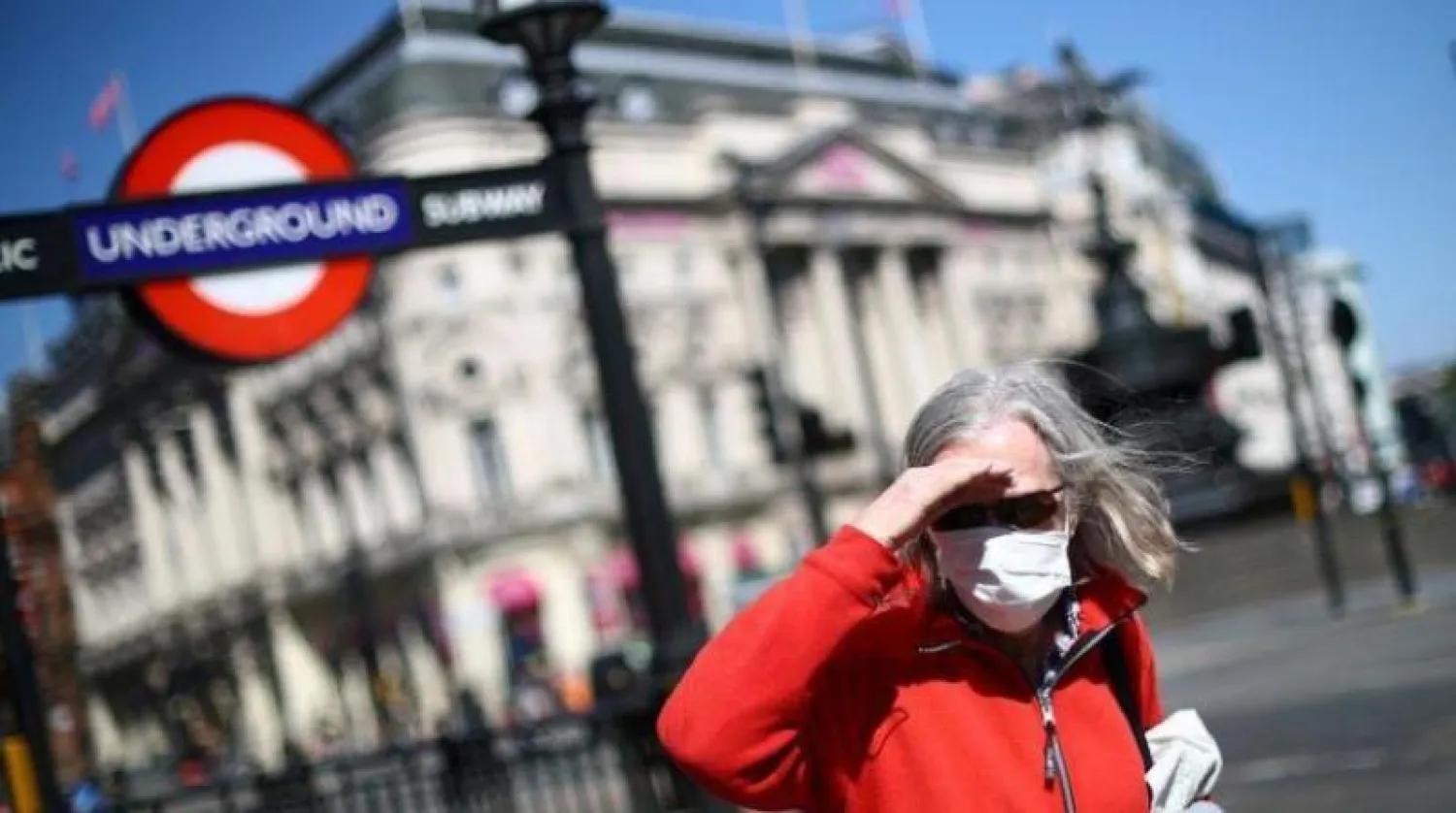 رائحة النفس الكريهة عند ارتداء الكمامة تشير لوجود حالات مرضية