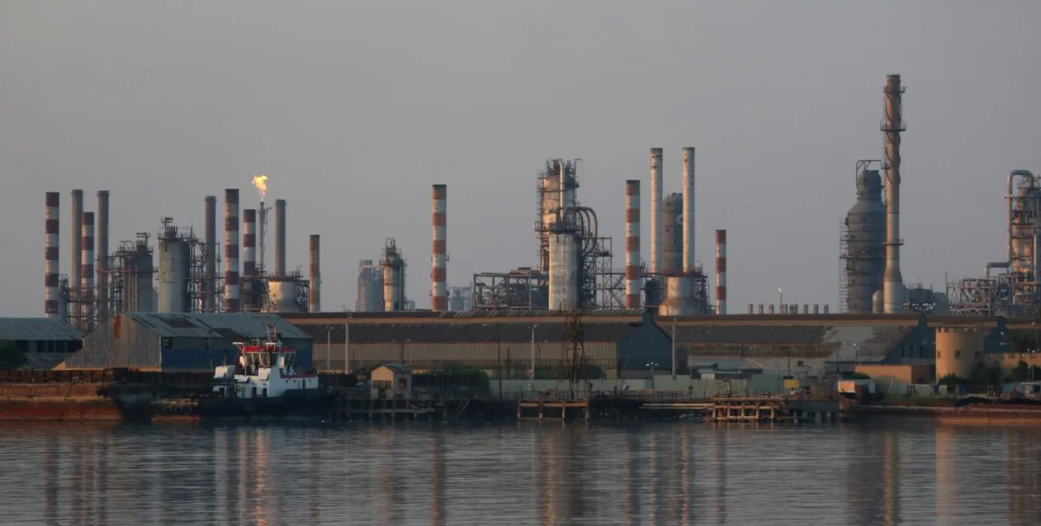FILE PHOTO - A general view of Abadan oil refinery in southwest Iran. REUTERS/Essam Al-Sudani