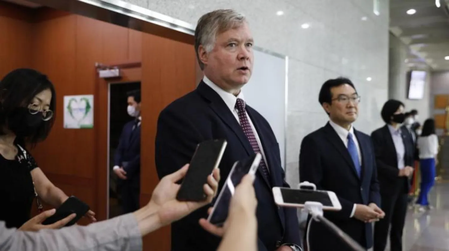 ABD Dışişleri Bakan Yardımcısı Stephen Begin Seul’da basın önünde (EPA)