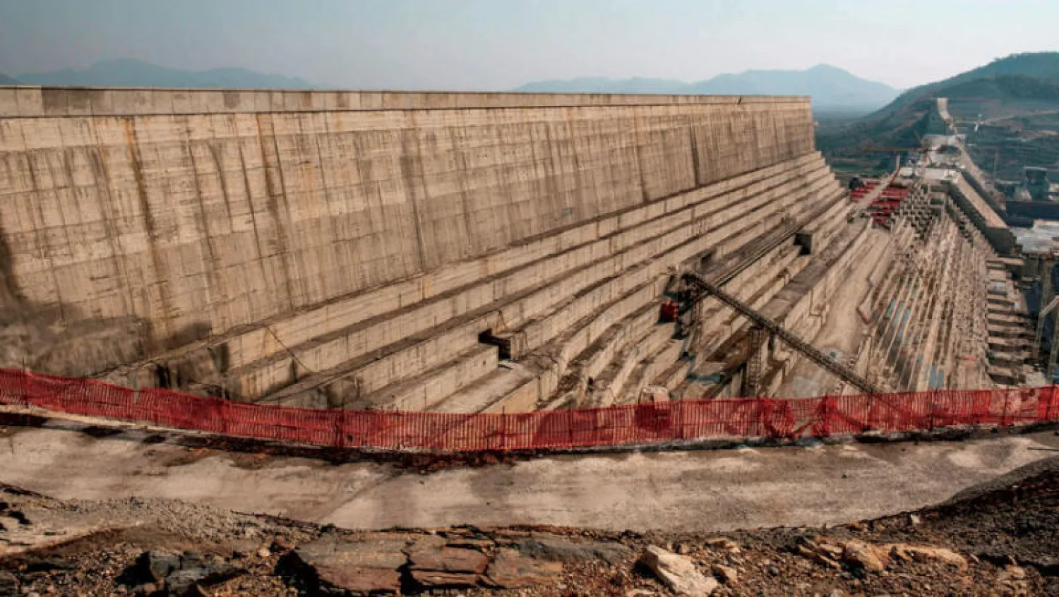 جانب من الأشغال التي يشهدها بناء سد النهضة الذي يشهد خلافات بين السودان ومصر وإثيوبيا (أ.ف.ب)