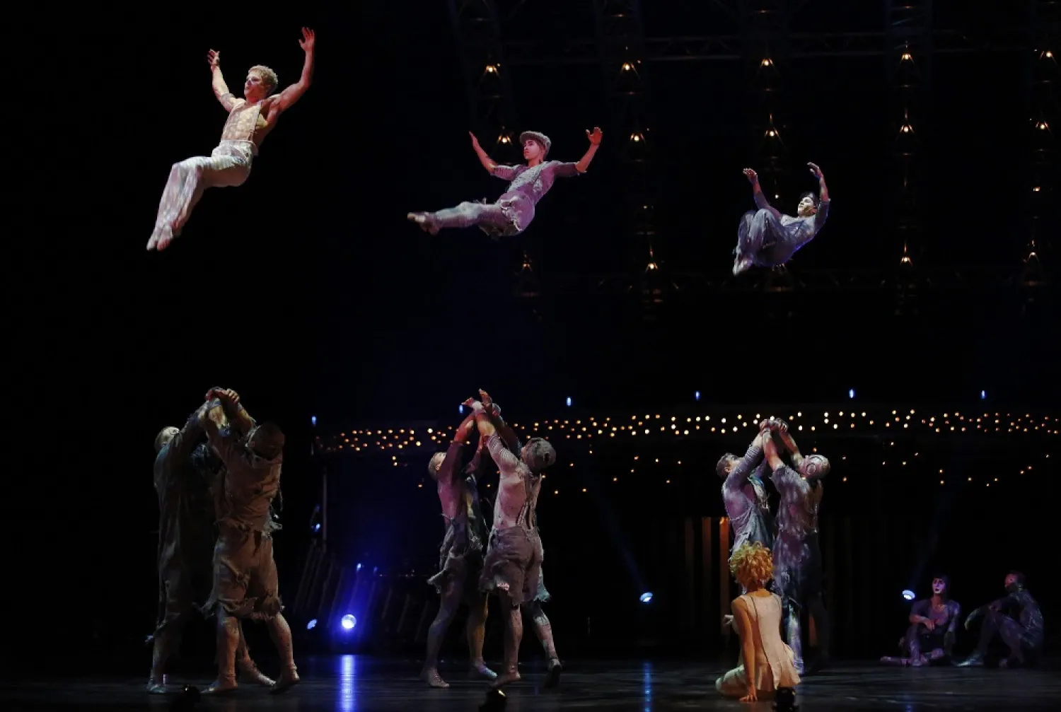 Artists perform during a dress rehearsal for Quidam, a show by Cirque du Soleil, at the Royal Albert Hall in London January 4, 2014. (Reuters)