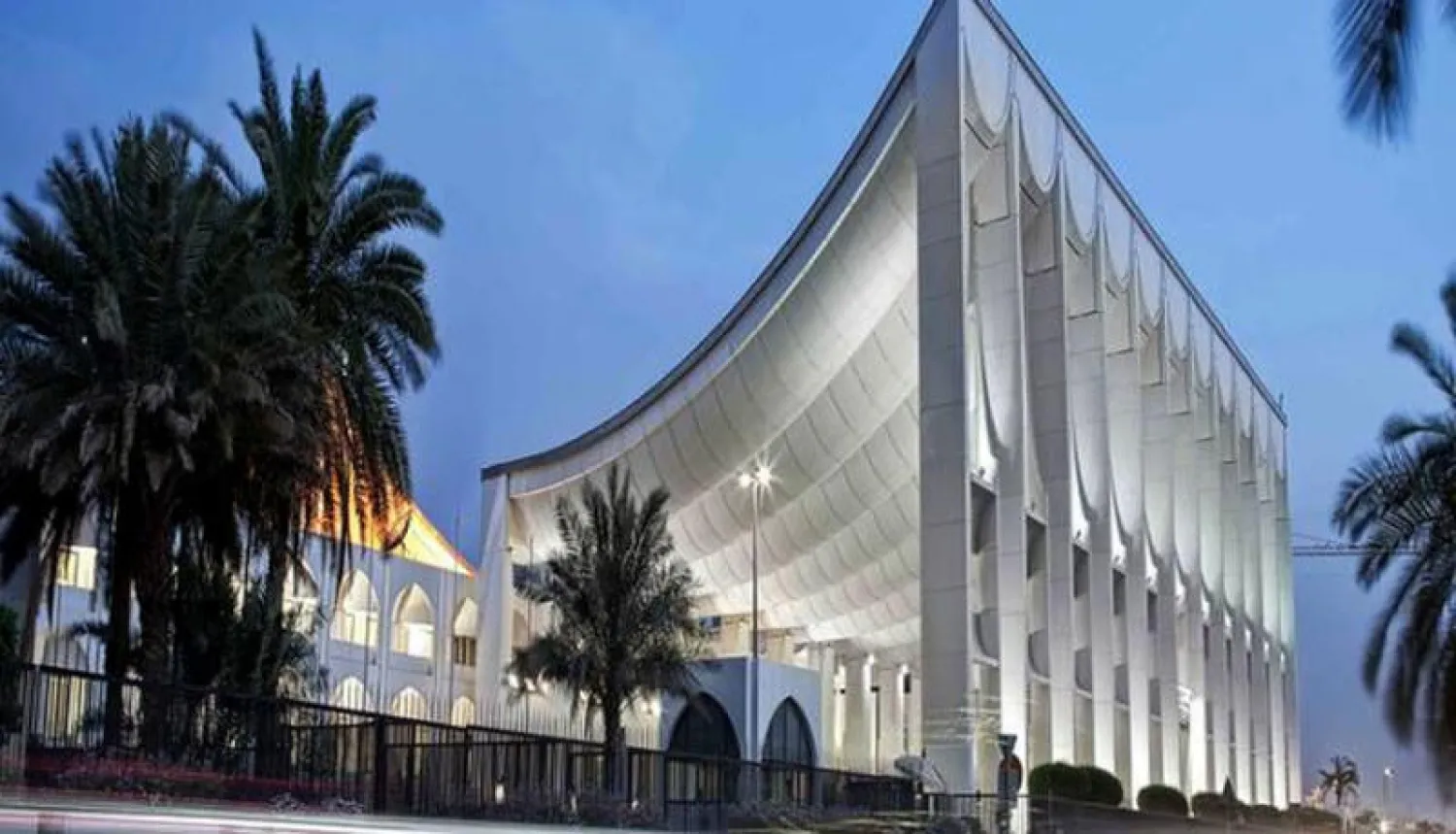 الفيروس يعلّق جلسة استجواب وزير المالية الكويتي