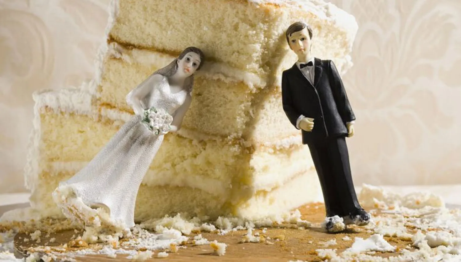 وفاة عروس يوم زفافها بسبب الحلويات