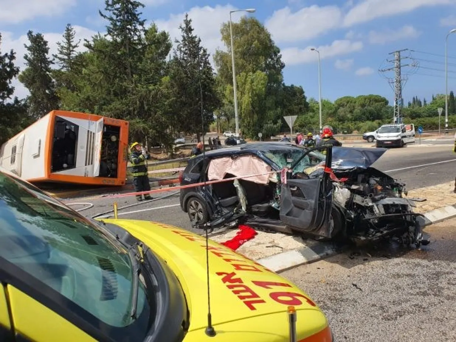 İsrail'de otobüs ile otomobil çarpıştı: 21 yaralı