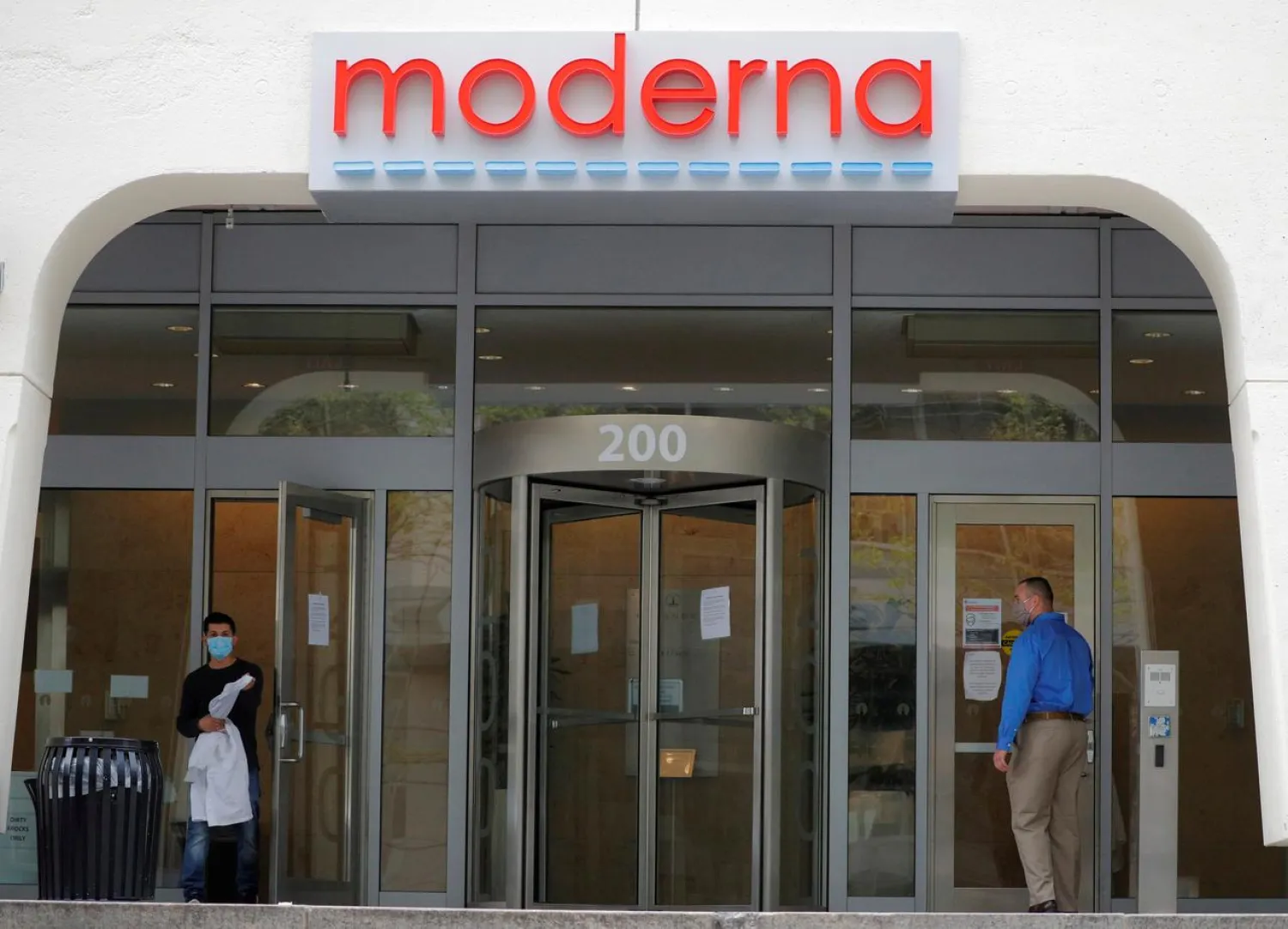 FILE PHOTO: A sign marks the headquarters of Moderna Therapeutics, which is developing a vaccine against the coronavirus disease (COVID-19), in Cambridge, Massachusetts, US, May 18, 2020. REUTERS/Brian Snyder/File Photo