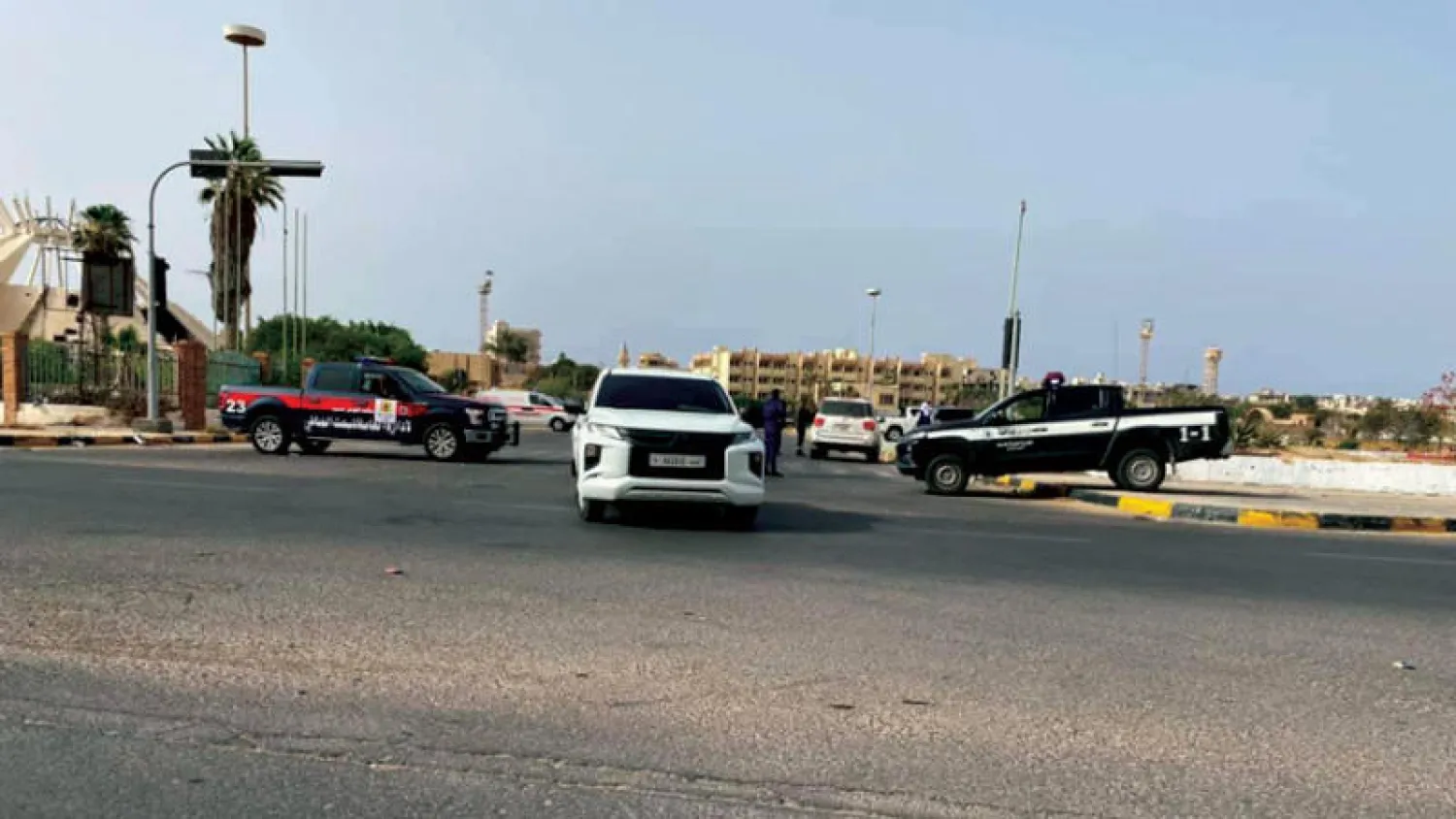 شرطي من قوات شرق ليبيا وسط مدينة سرت (بلدية سرت)