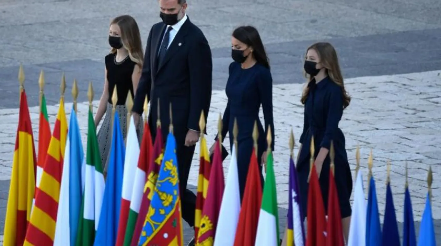 Anma sırasında Kraliyet Ailesi (AFP)
