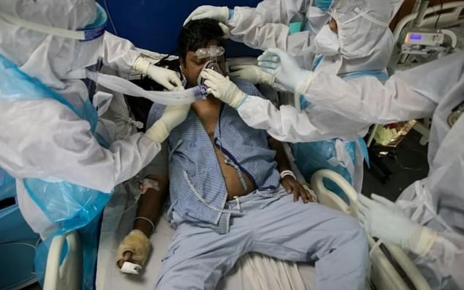 India's health system is in danger of being overwhelmed by the coronavirus, which the Red Cross said was spreading across south Asia "at an alarming rate" - AFP