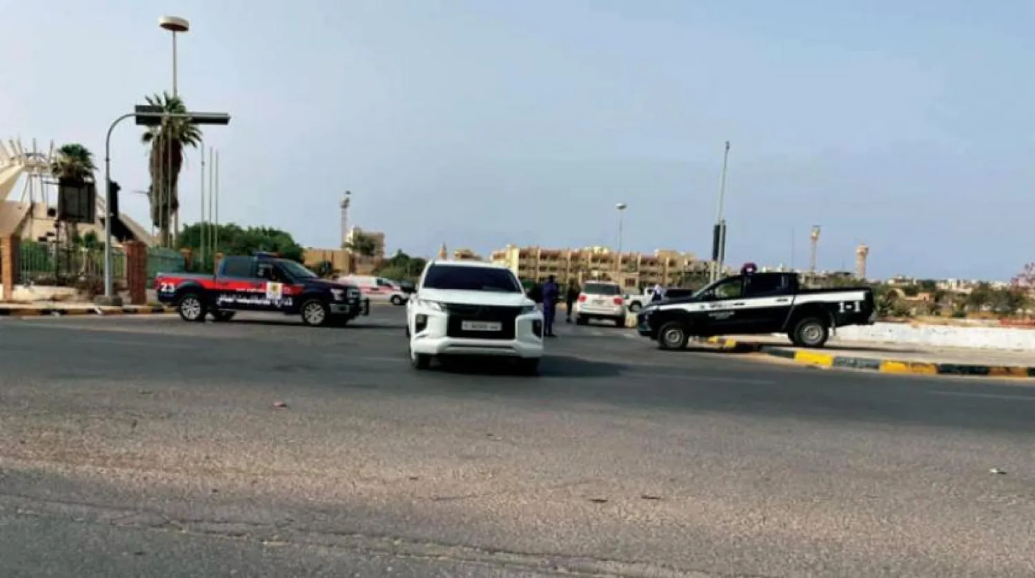 Sirte’nin merkezinde bir polis (Sirte Belediyesi)