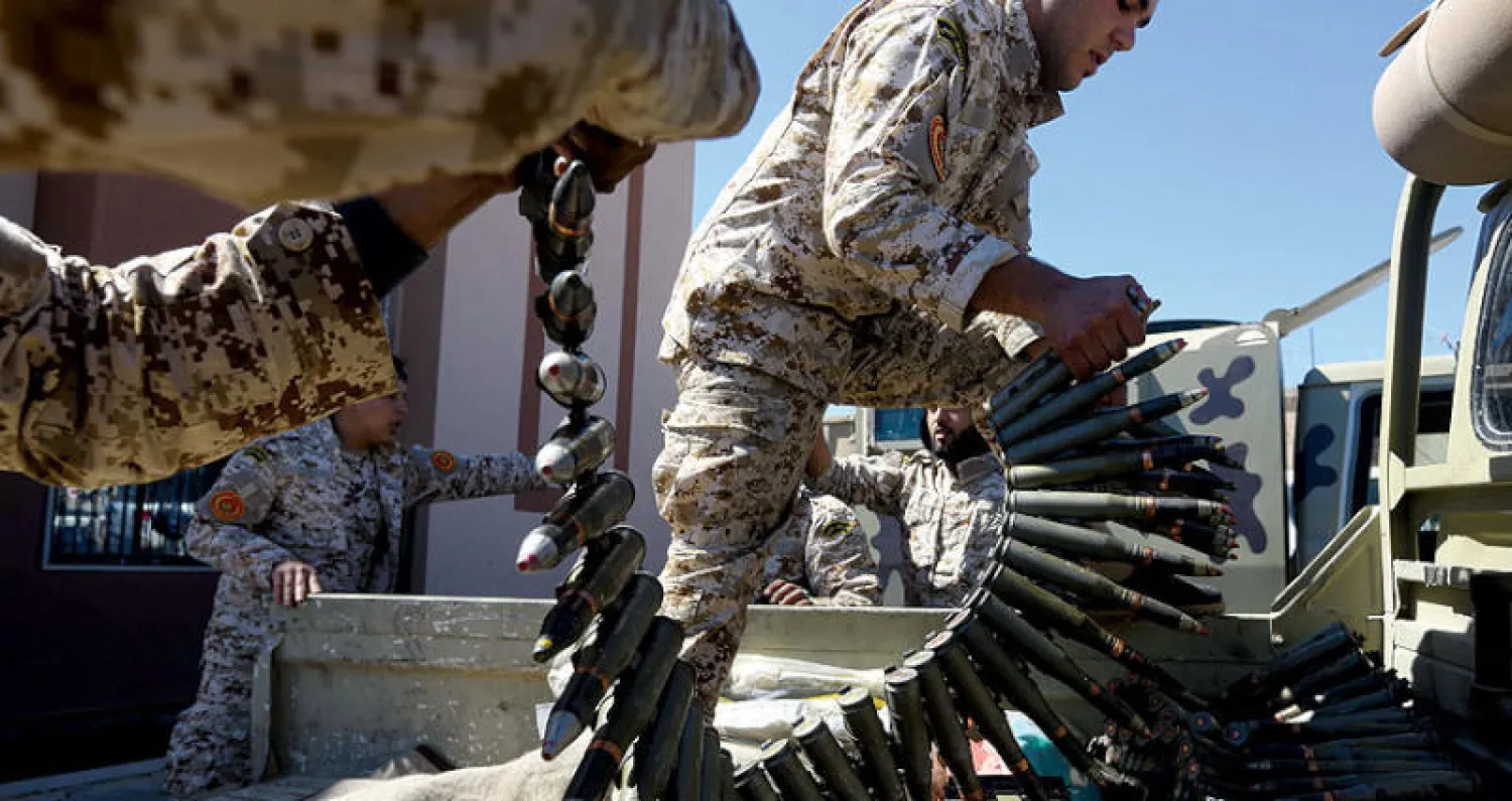 قوات من مصراتة مساندة لحكومة «الوفاق» تعد لمعركة ضد الجيش الوطني (أ.ف.ب)