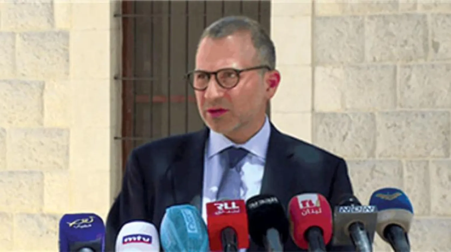 ÖYH Genel Başkanı Cibran Basil, Maruni Patriği Bişara er-Rai ile görüşmesinden sonra basın açıklaması yaparken (Lübnan Ulusal Haber Ajansı NNA)