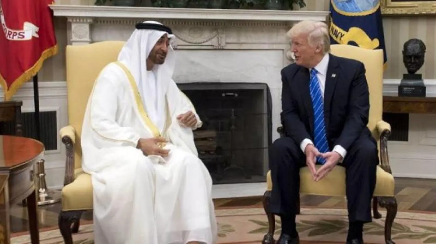 صورة أرشيفية للقاء سابق للرئيس الأميركي دونالد ترمب والشيخ محمد بن زايد ولي عهد أبوظبي في البيت الأبيض (أ.ف.ب)