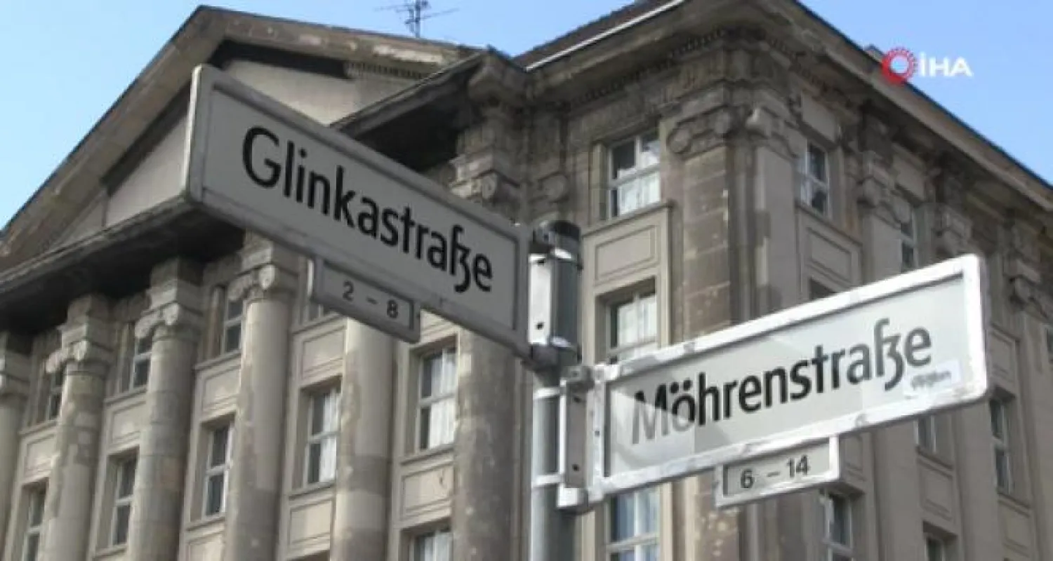 Berlin'de ırkçı ifade taşıyan metro durağının ismi değiştiriliyor