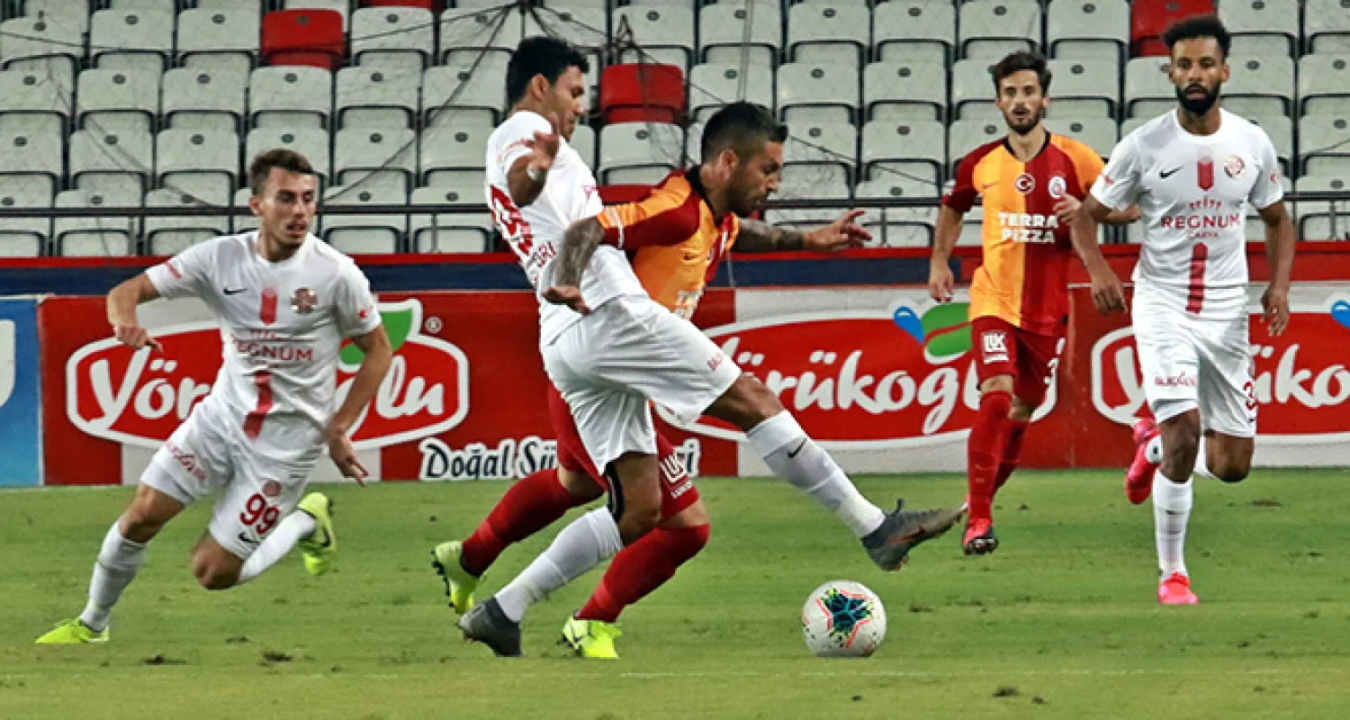 Antalyaspor sahasında Galatasaray ile 2-2 berabere kaldı