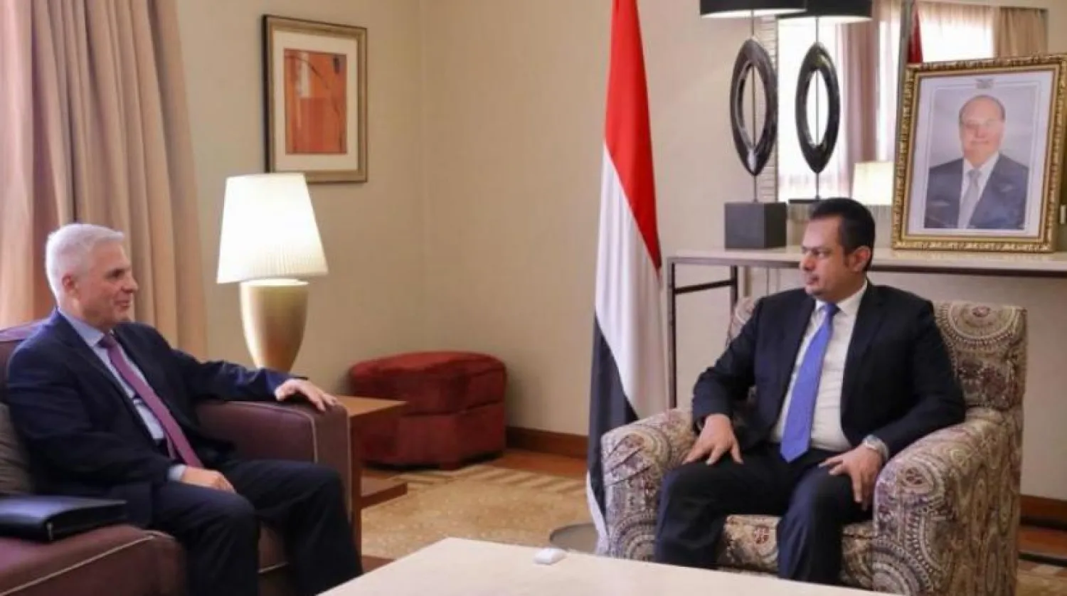 Yemen Başbakanı ile Rusya’nın Yemen Büyükelçisi Vladimir Didushkin bir araya geldi (SABA)