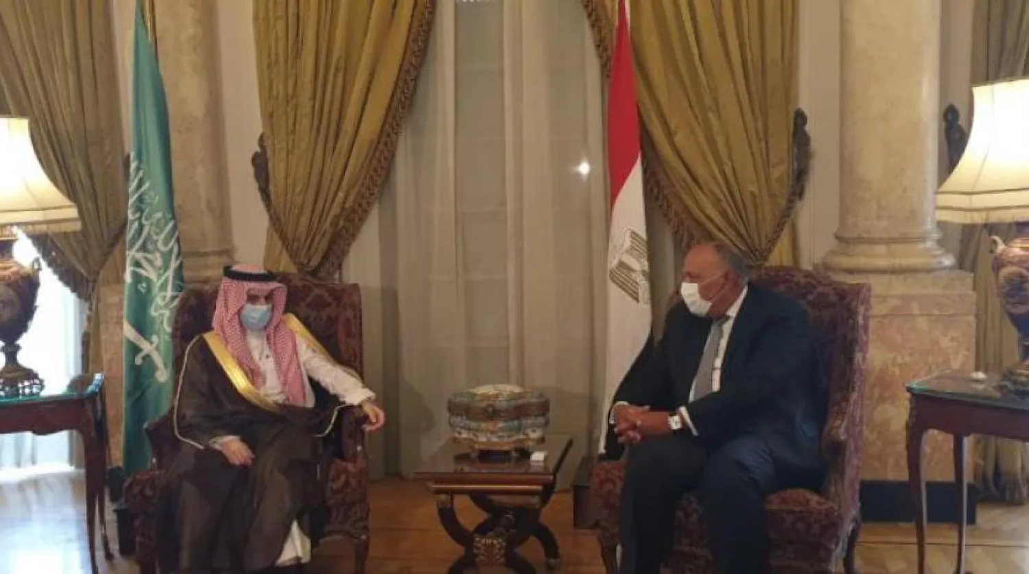 Mısır Dışişleri Bakanı Samih Şukri ve Suudi mevkidaşı Prens Faysal bin Ferhan'ı Kahire'de ağırladı (Mısır Dışişleri Bakanlığı)