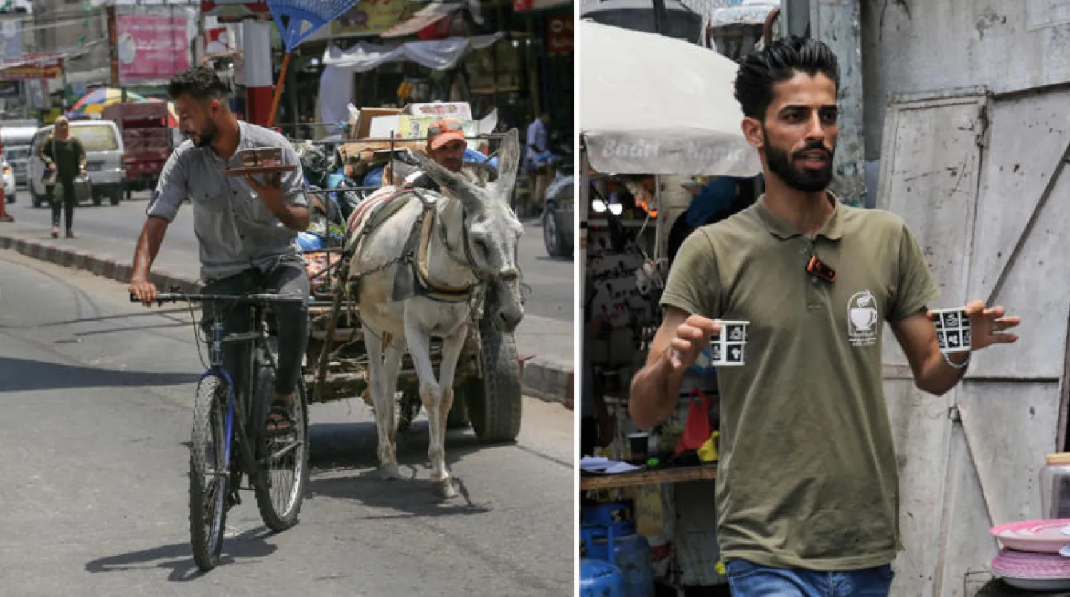 شعبان حمودة يقدم القهوة لزبائنه أمام كشكه (أ.ف.ب)  -  موظف توصيل على الدراجة من كُشك حمودة بالقرب من سوق رفح (أ.ف.ب)