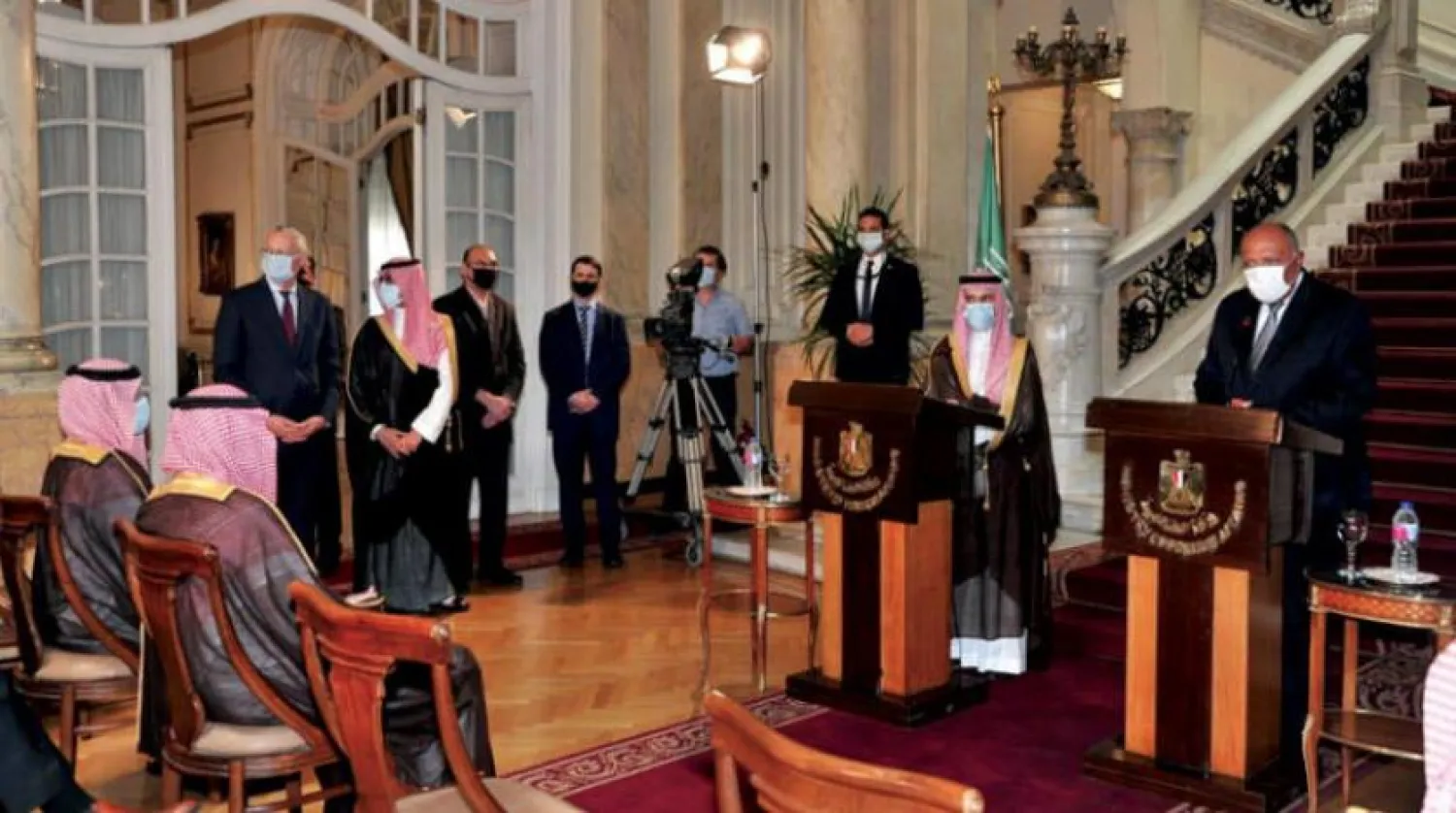 Prens Faysal bin Ferhan, Mısır Dışişleri Bakanı Samih Şukri ile düzenlenen basın toplantısında konuştu (SPA)