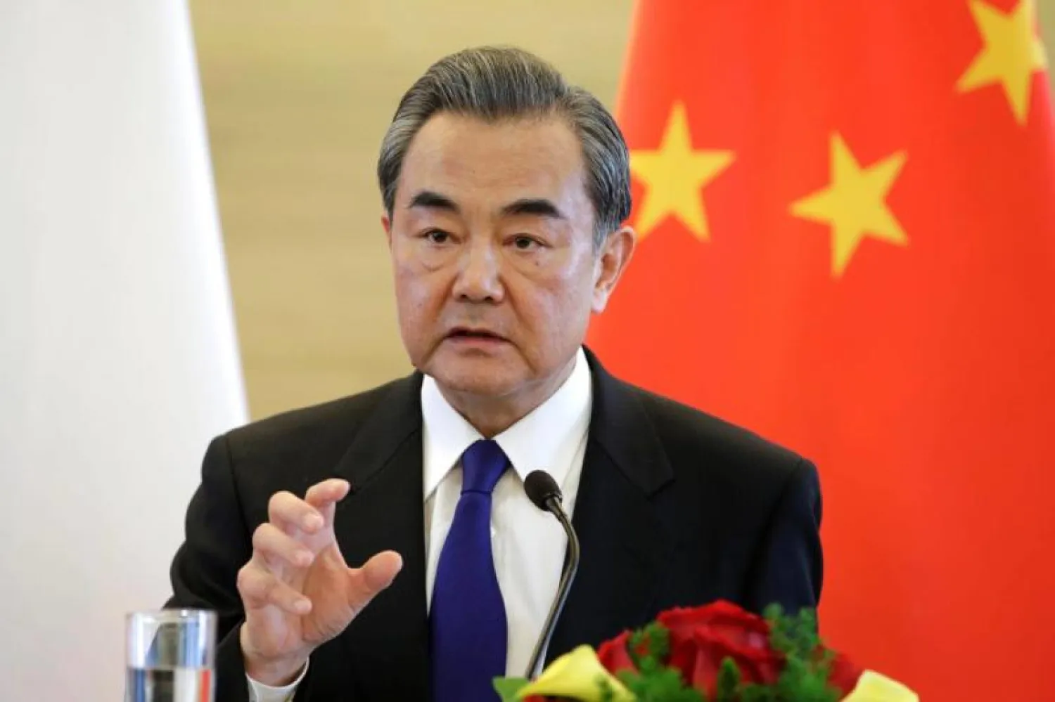 وزير الخارجية الصيني وانغ يي (رويترز)