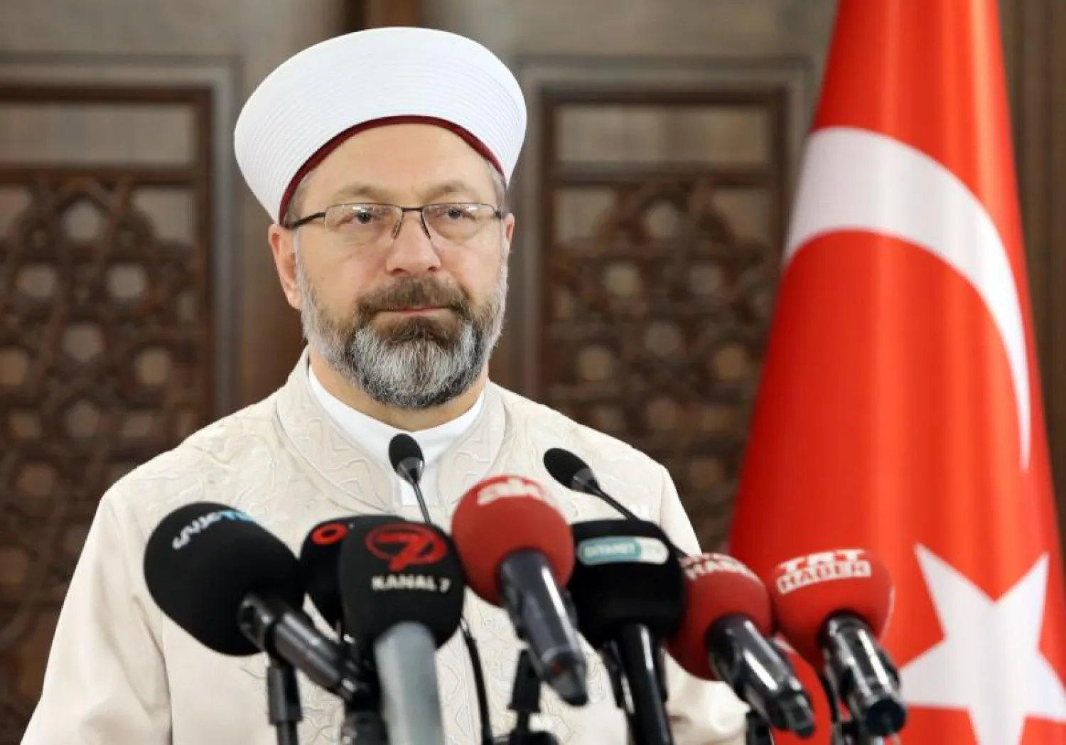 رئيس الشؤون الدينية في تركيا علي أرباش (أ.ف.ب)