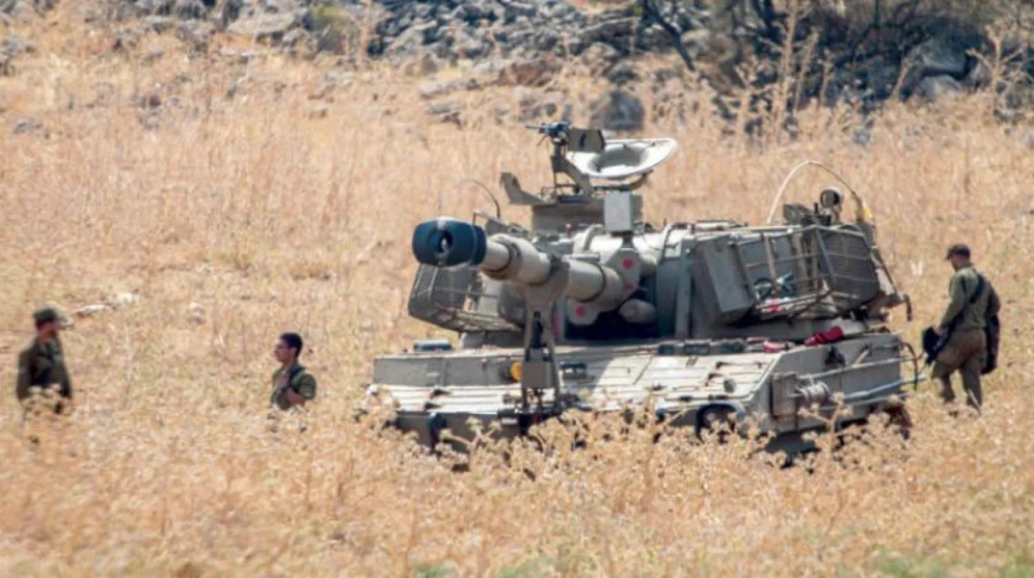 İsrail askerleri Lübnan sınırı yakınlarında (AP)