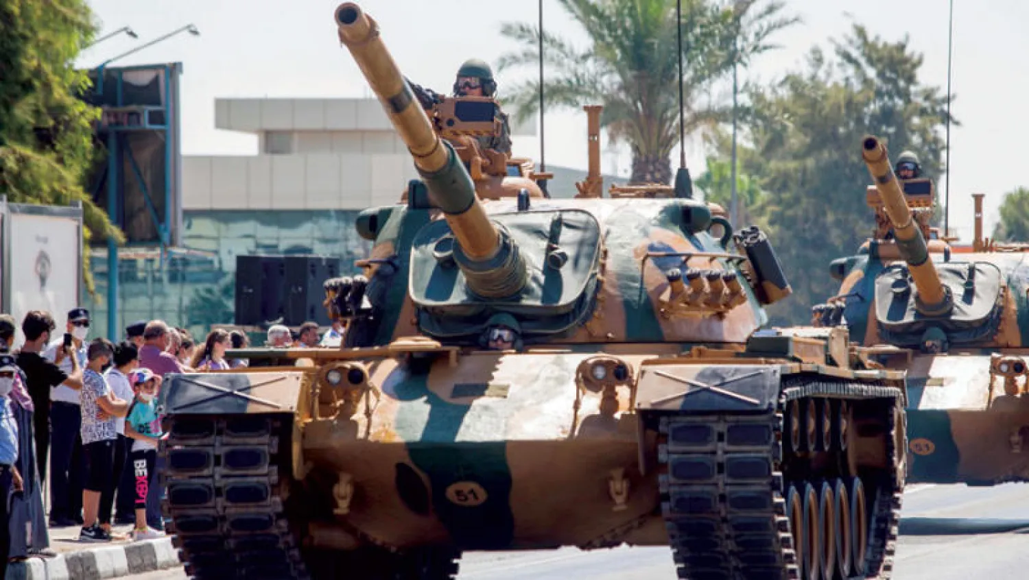 دبابة تركية في شمال نيقوسيا خلال استعراض قبل أيام (أ.ف.ب)