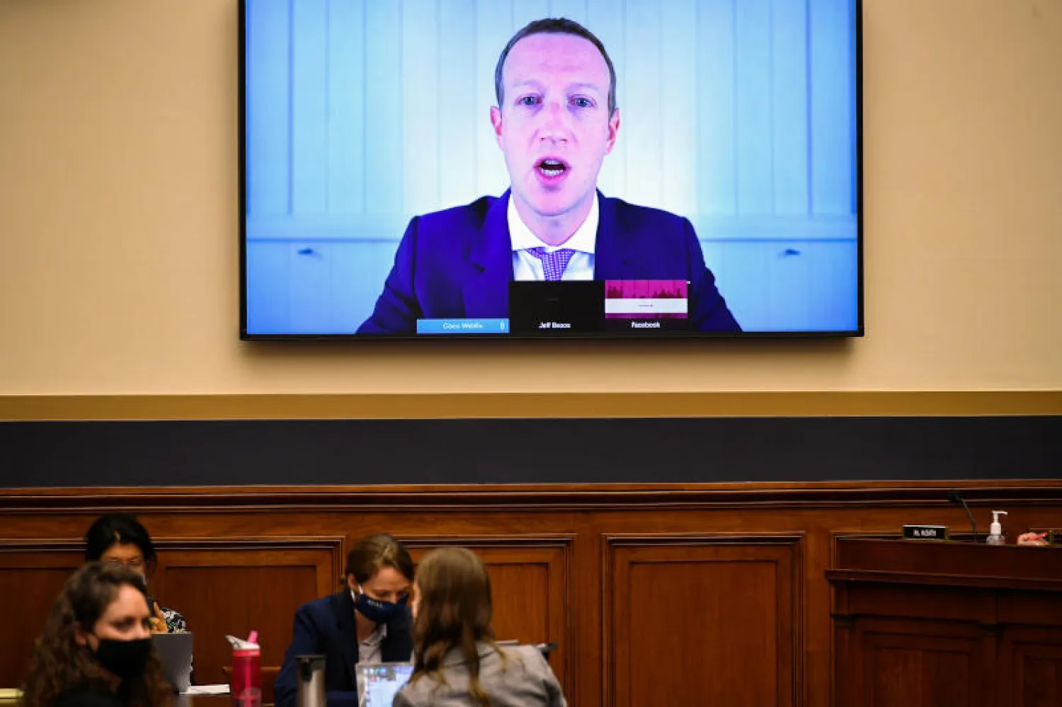 مارك زوكربيرغ مؤسس فيسبوك خلال الجلسة (رويترز)