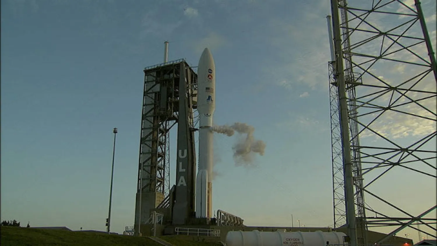 صورة نشرتها وكالة «ناسا» للصاروخ «أطلس 5» الذي سيقوم بمهمة الإطلاق