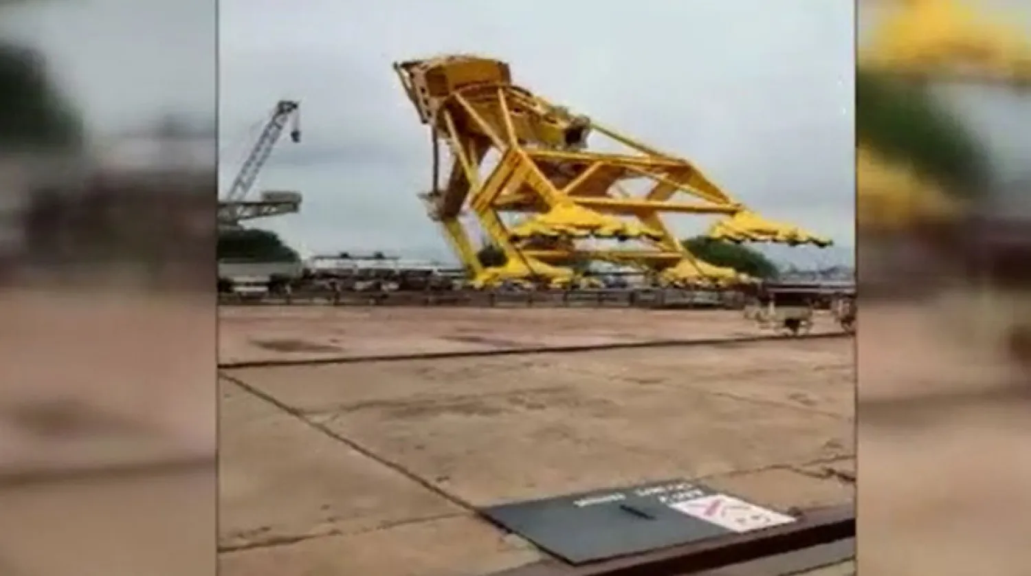 Hindistan'da tersanede vinç devrildi: 10 ölü