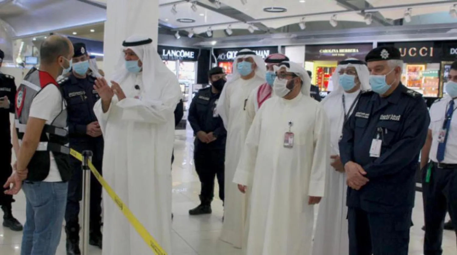 Kuveyt Sivil Havacılık Genel Müdürü havaalanındaki çalışmaları denetliyor (KUNA)