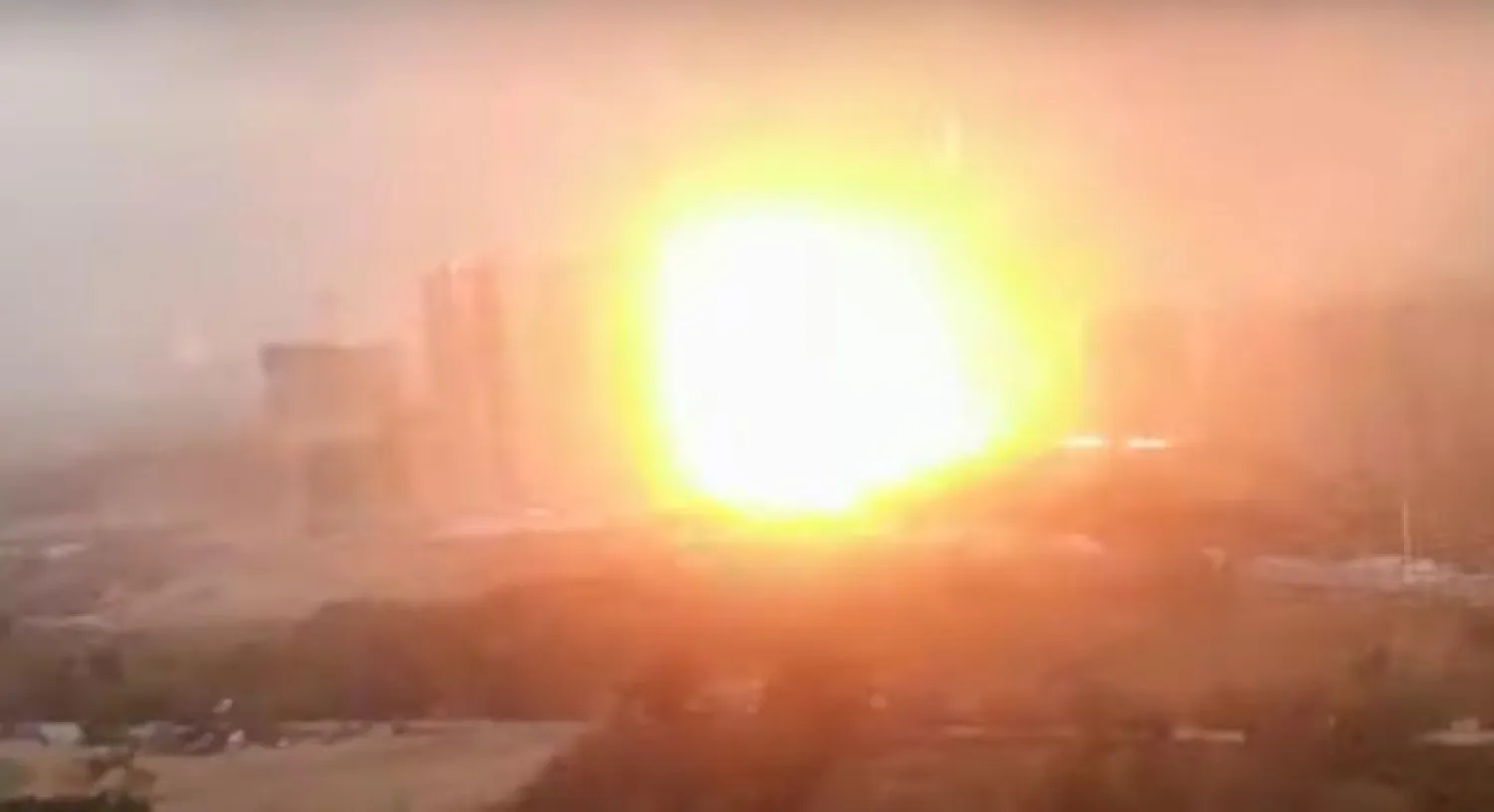 لقطة من الفيديو الذي يظهر الكرة النارية الضخمة