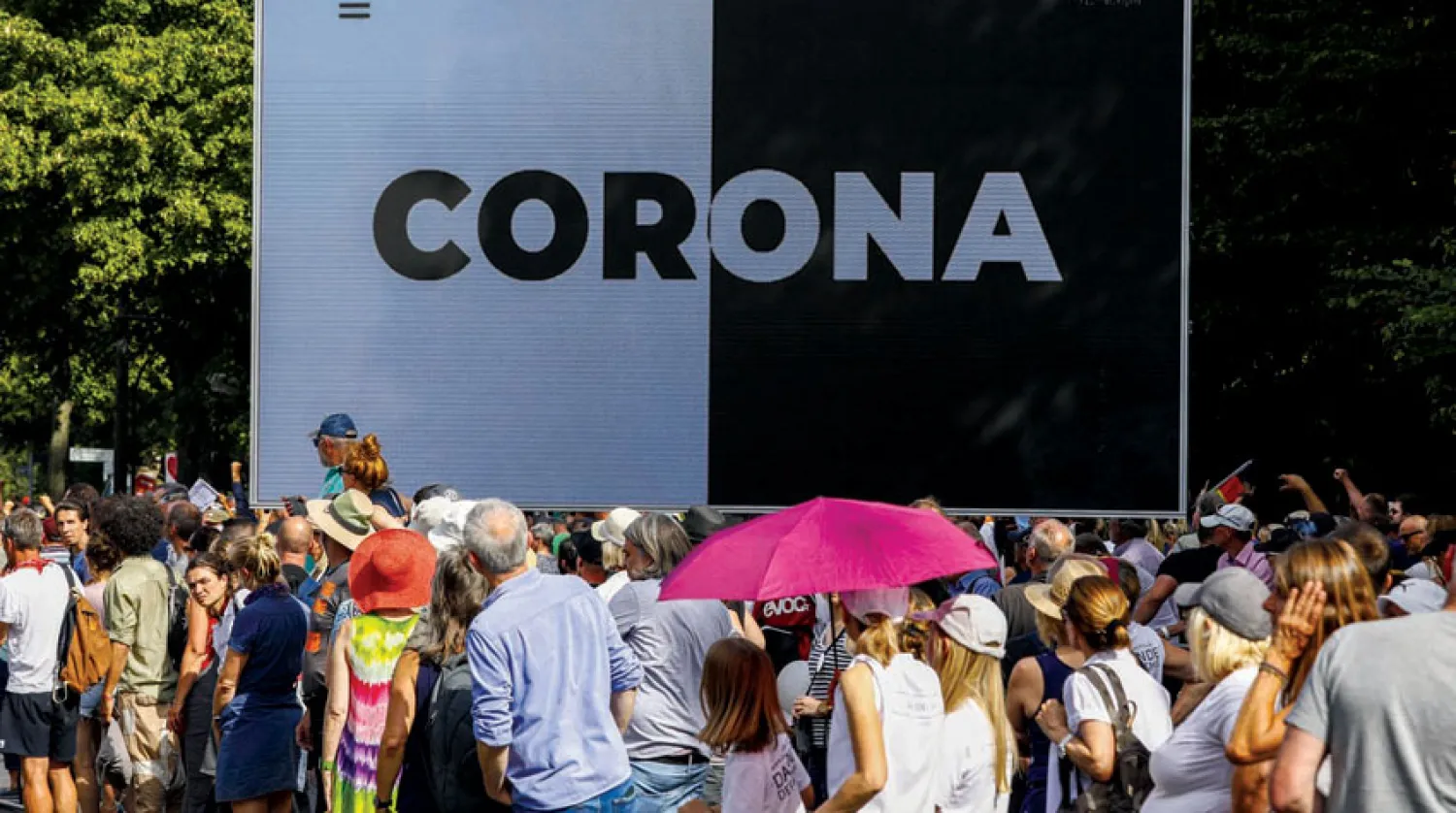 مظاهرة ضد إجراءات «كورونا» في ألمانيا (إ.ب.أ)
