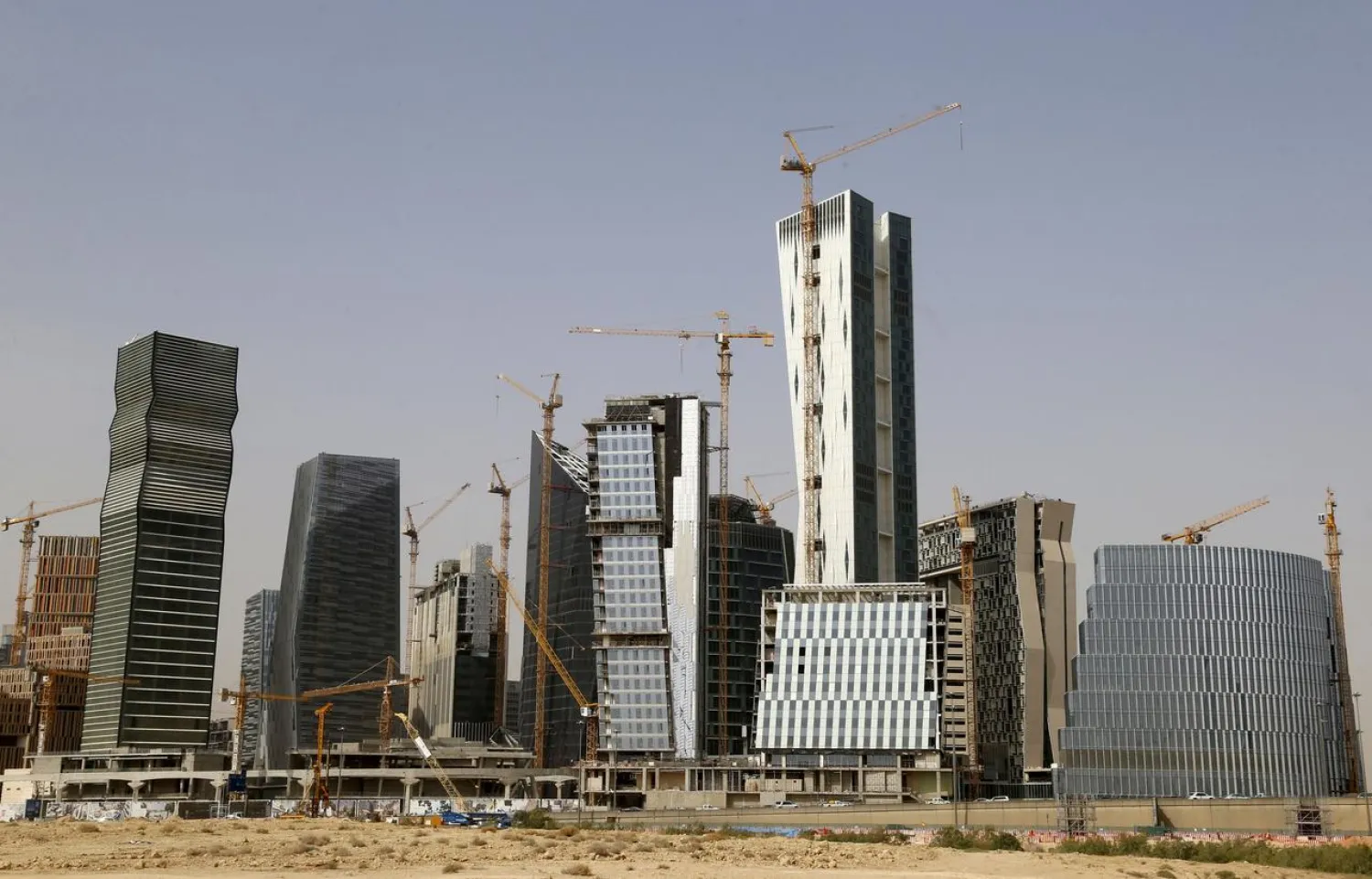  A view shows the construction of the King Abdullah Financial District, north of Riyadh, Saudi Arabia April 11, 2016. REUTERS/Faisal Al Nasser
