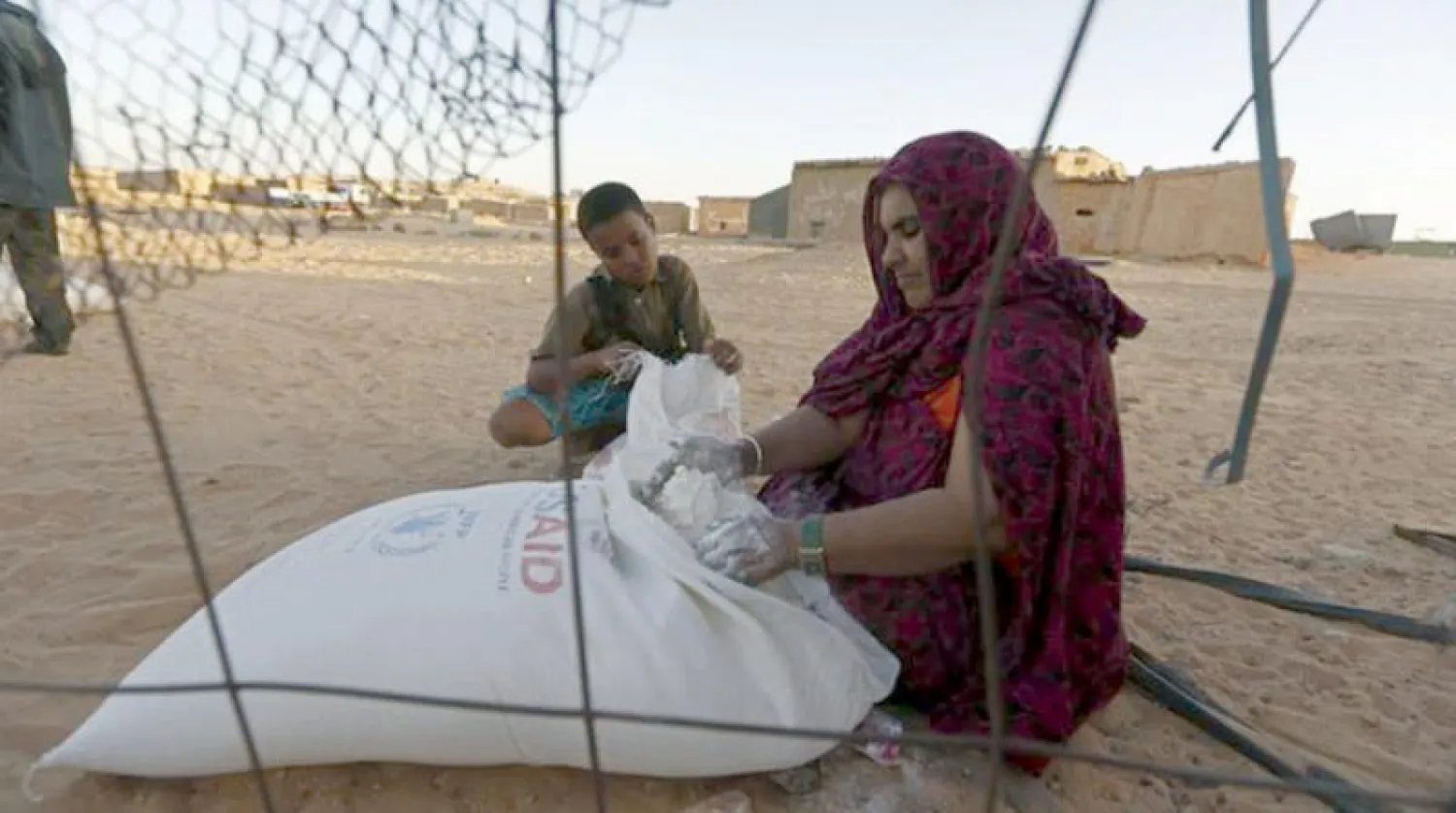 صورة أرشيفية للاجئة في مخيم للصحراويين في تندوف بالجزائر (رويترز)