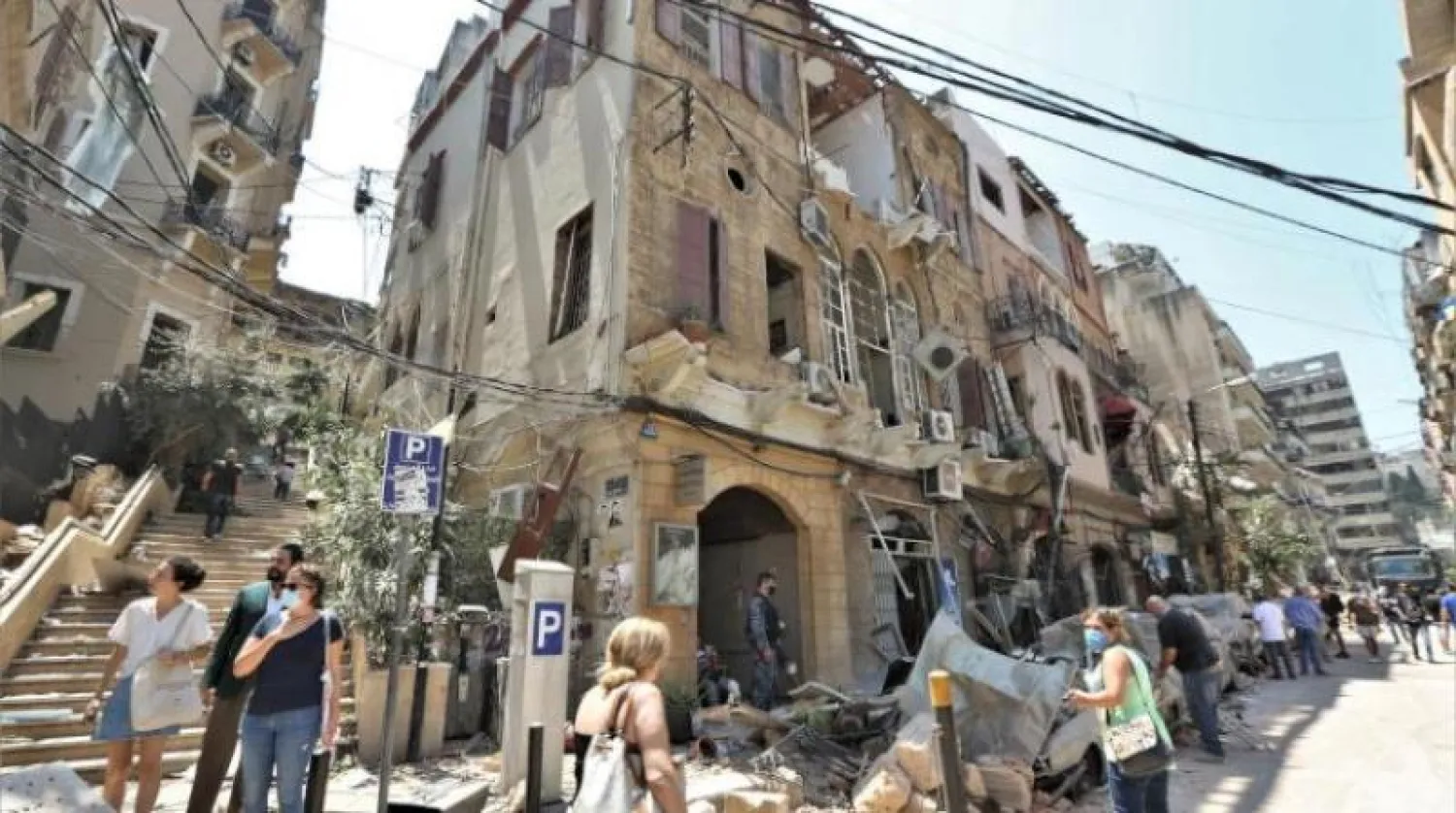 مبنى مدمر في منطقة الأشرفية ببيروت جراء الانفجار الهائل في الميناء (أرشيفية-إ.ب.أ)