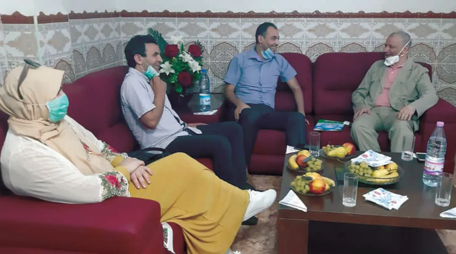 بن قرينة مستقبلاً أمس وفدا من حزب السلام برئاسة محمد فؤاد بن غنيسة (فيسبوك)