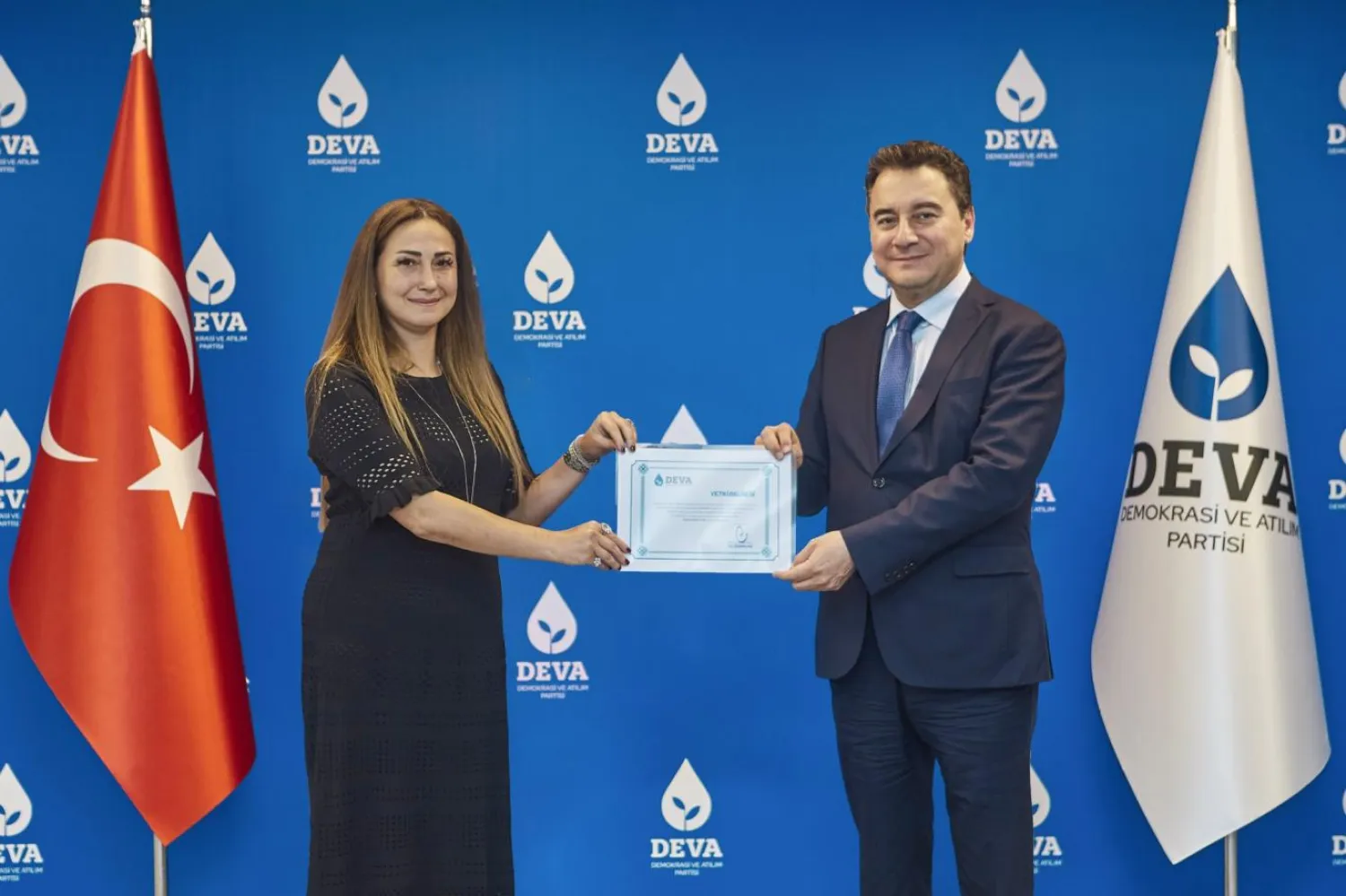 DEVA Partisi Samsun Kurucu İl Başkanı Kebire Birer Türk. Fotoğraf: Twitter / devapartisi