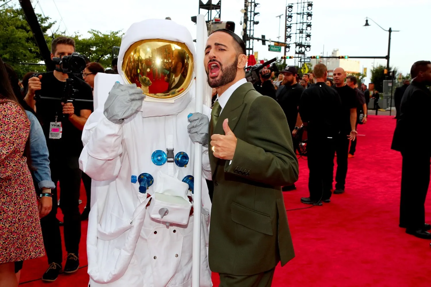 MTV's moon man and fashion designer Marc Jacobs attend the 2019 MTV Video Music Awards at Prudential Center on Aug. 26, 2019 in Newark, New Jersey. (Getty Images for MTV)