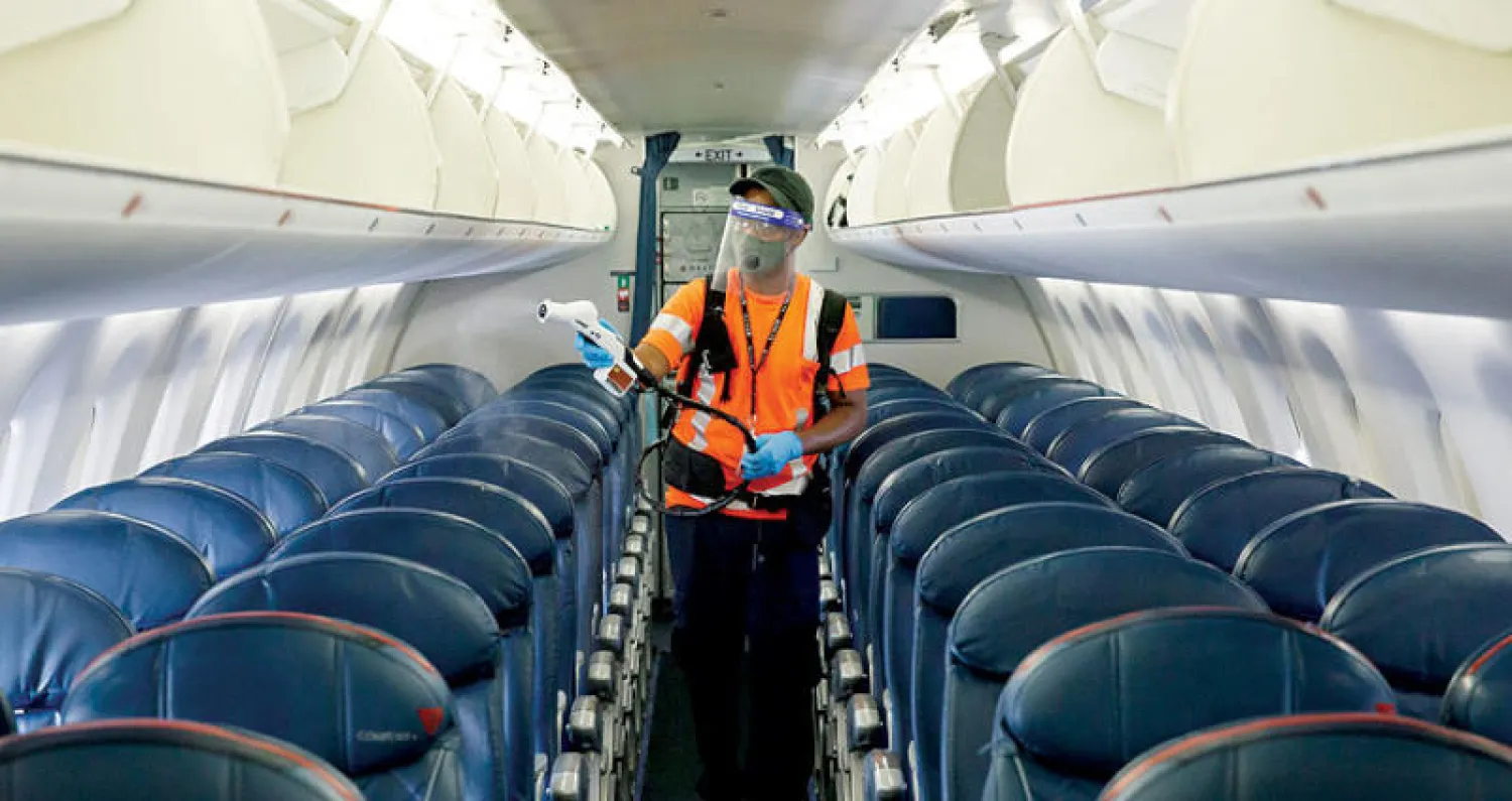 عملية التطهير والتنظيف التي يتم إجراؤها في الطائرات (نيويورك تايمز)